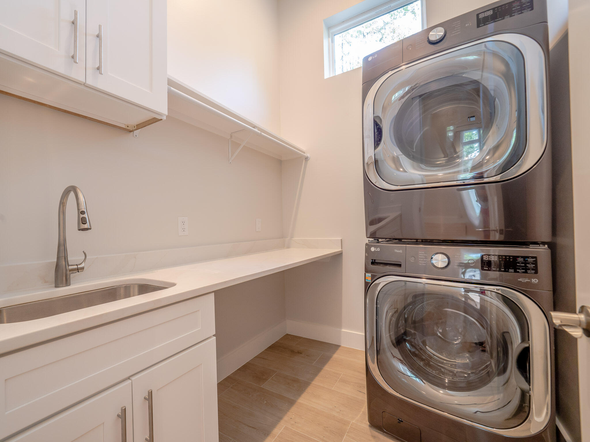 MAGNOLIA BEACH - Residential