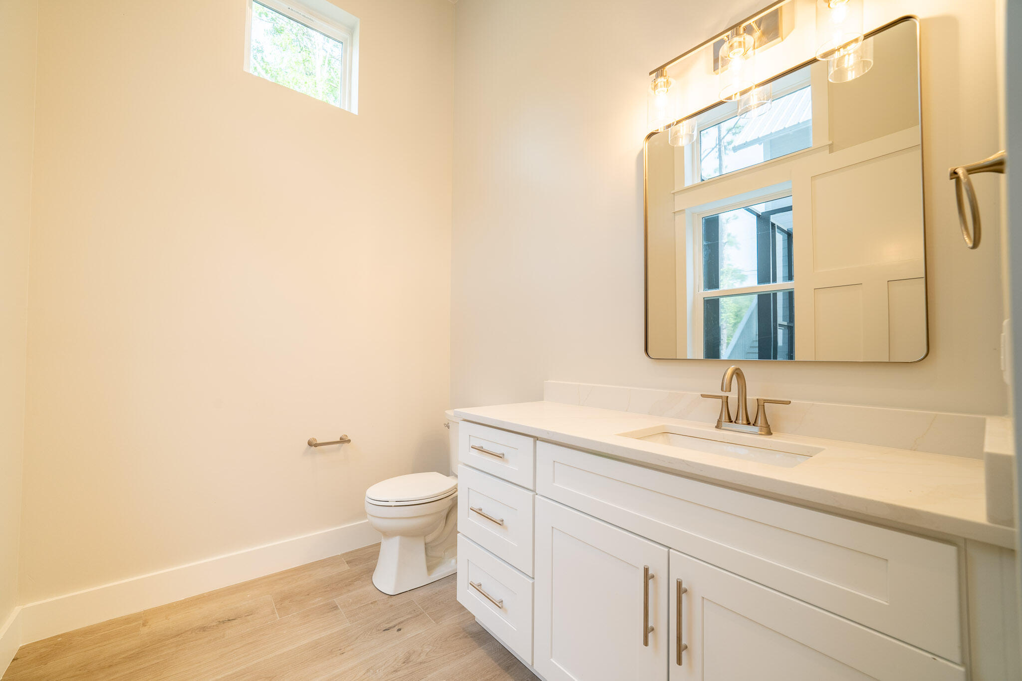 MAGNOLIA BEACH - Residential