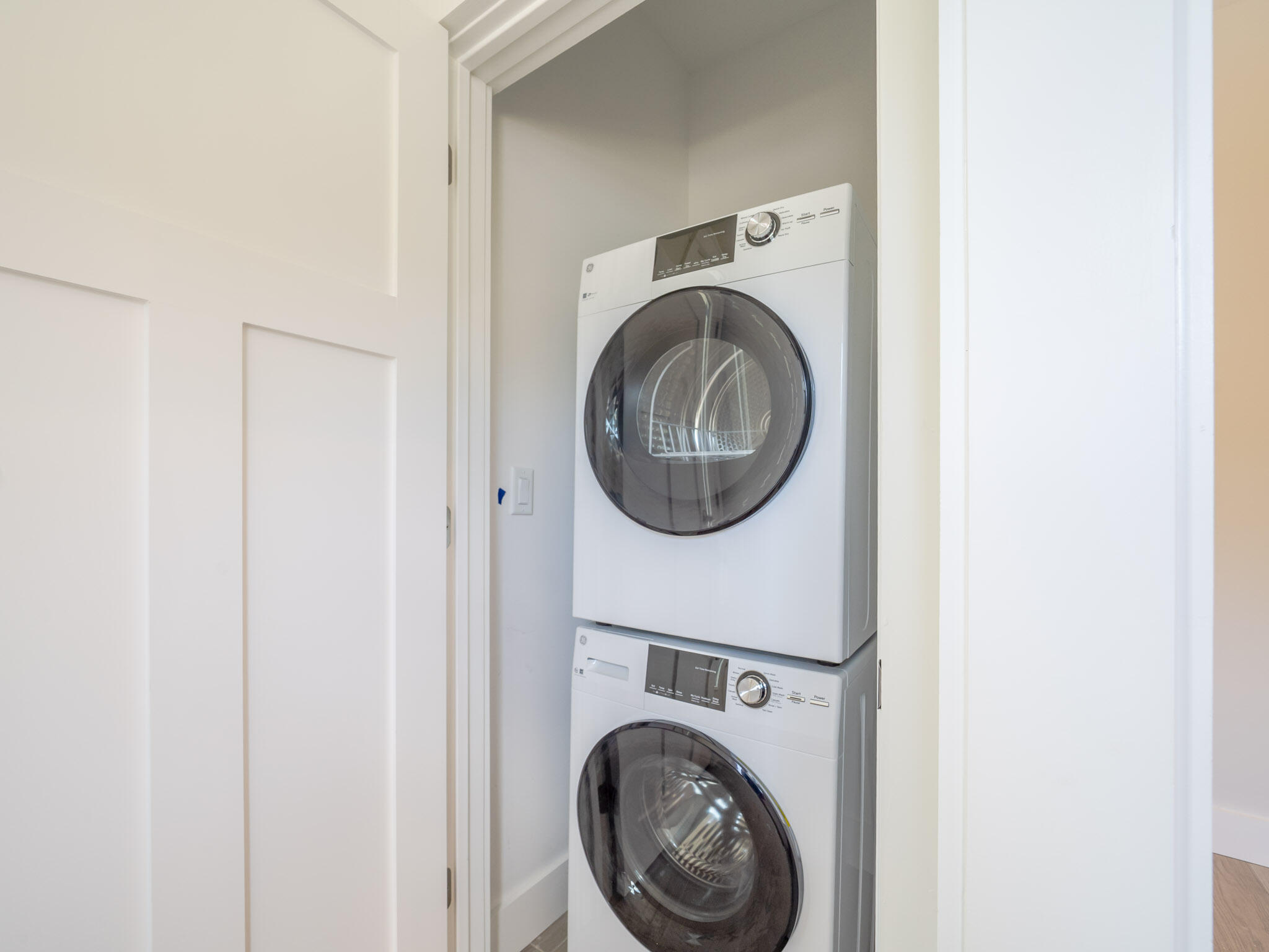 MAGNOLIA BEACH - Residential