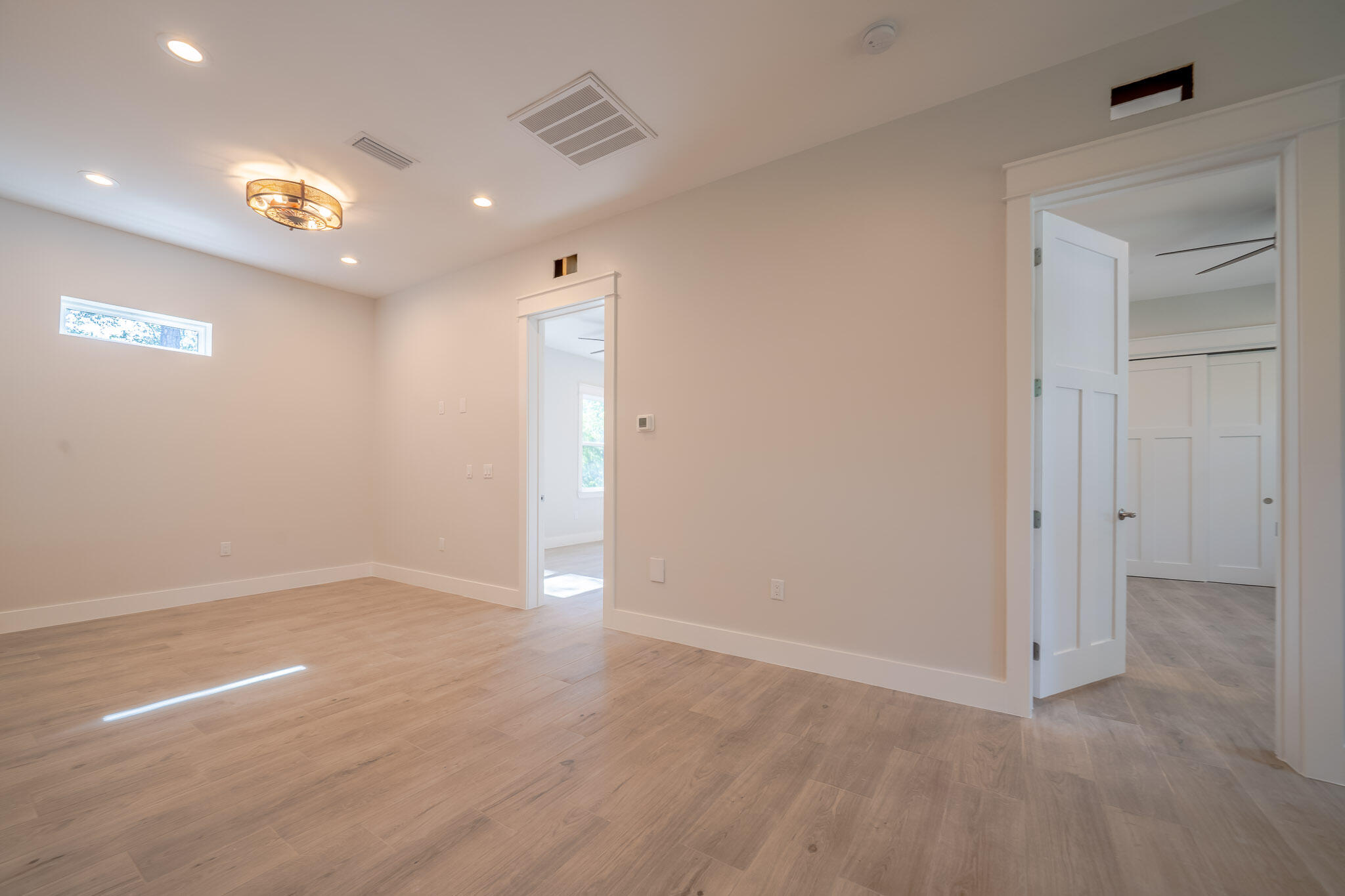 MAGNOLIA BEACH - Residential