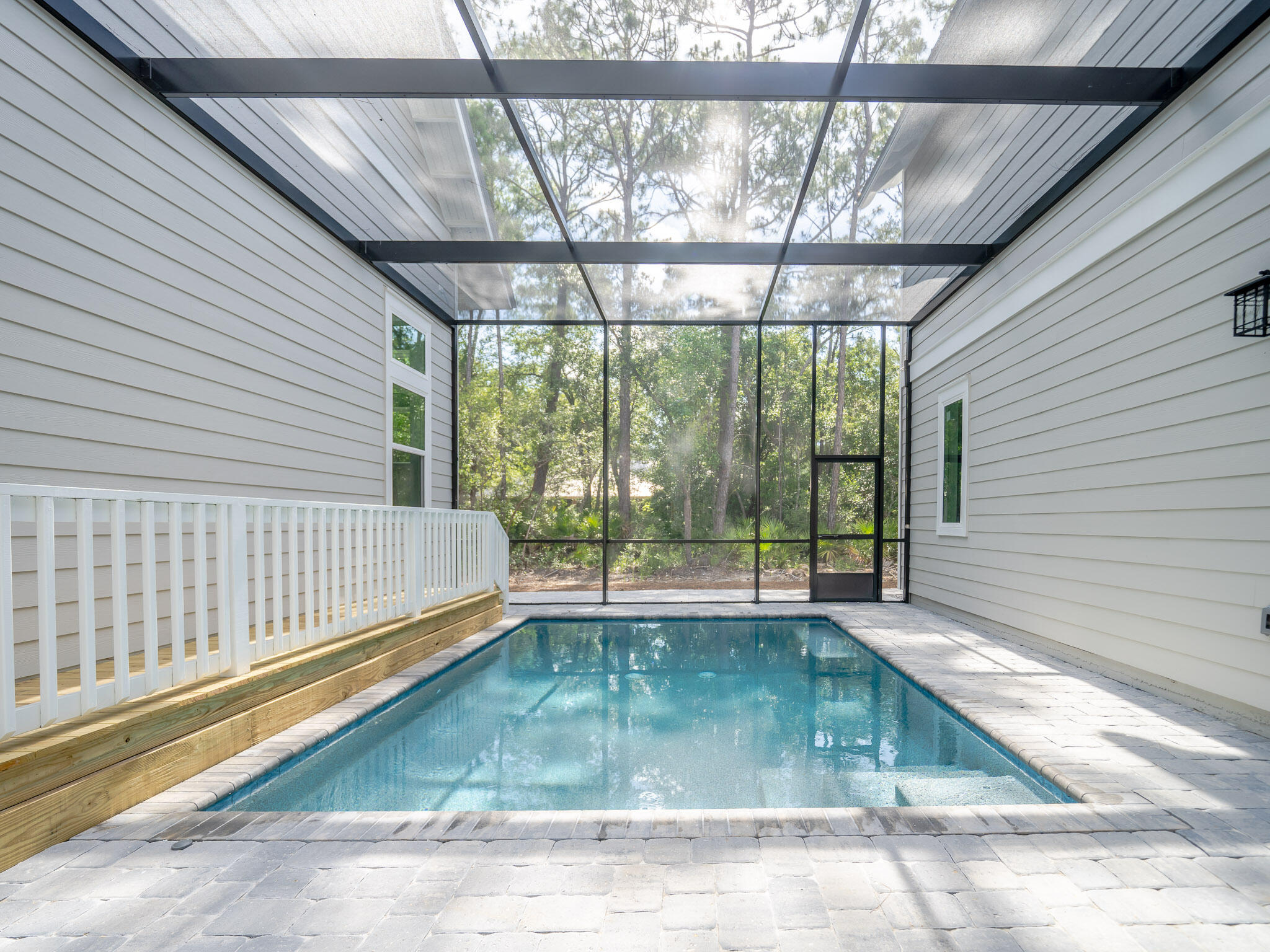 MAGNOLIA BEACH - Residential