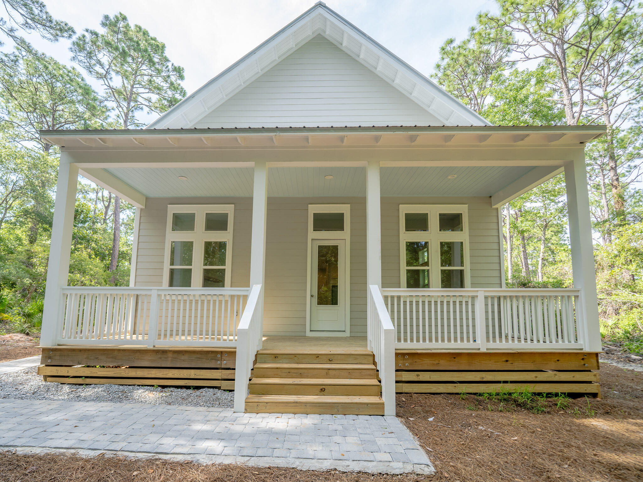 MAGNOLIA BEACH - Residential