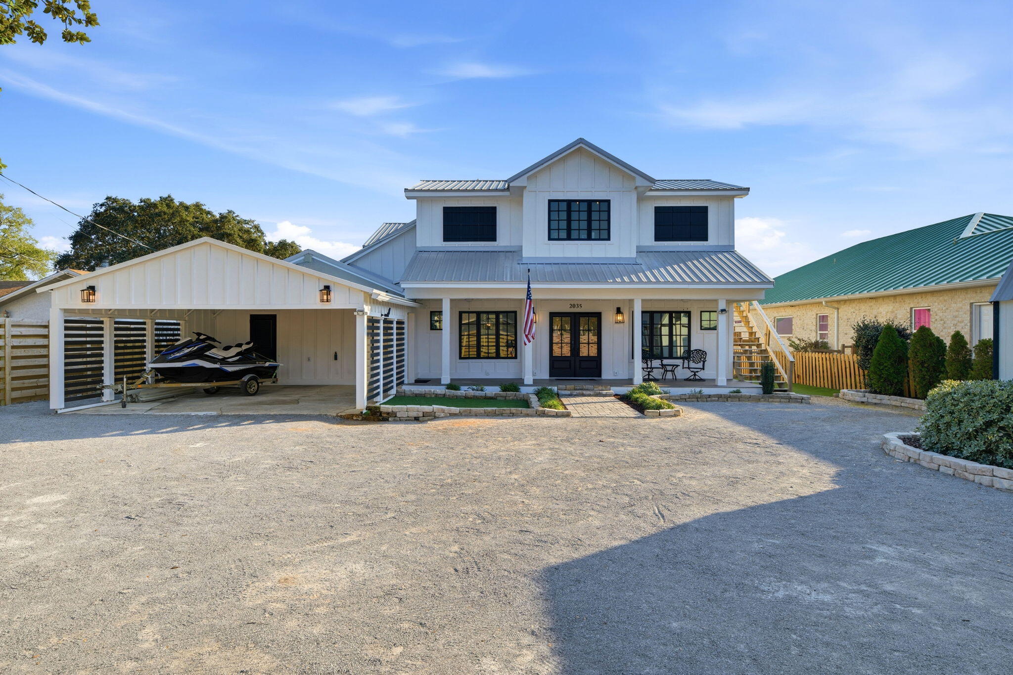 CRESCENT SHORES - Residential