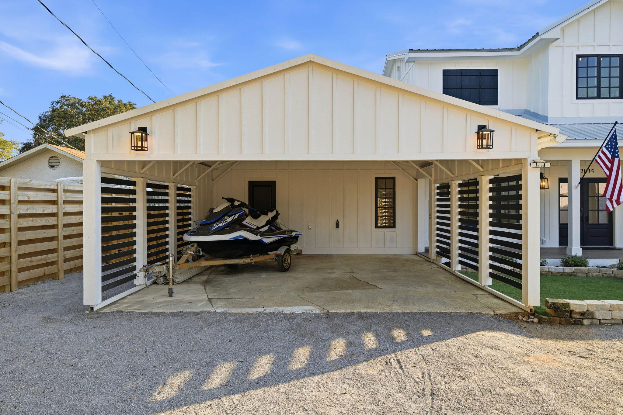 CRESCENT SHORES - Residential