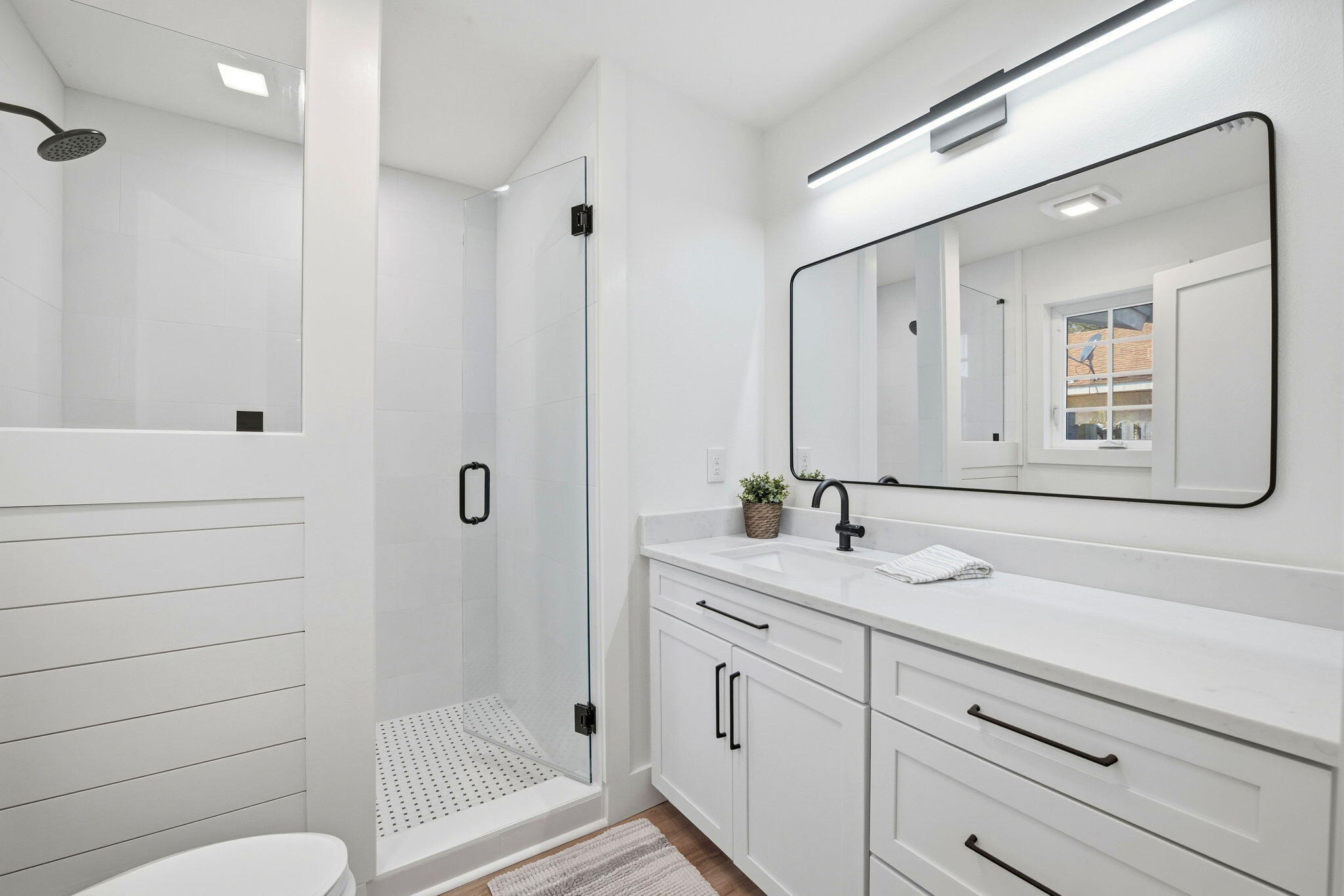 CRESCENT SHORES - Residential