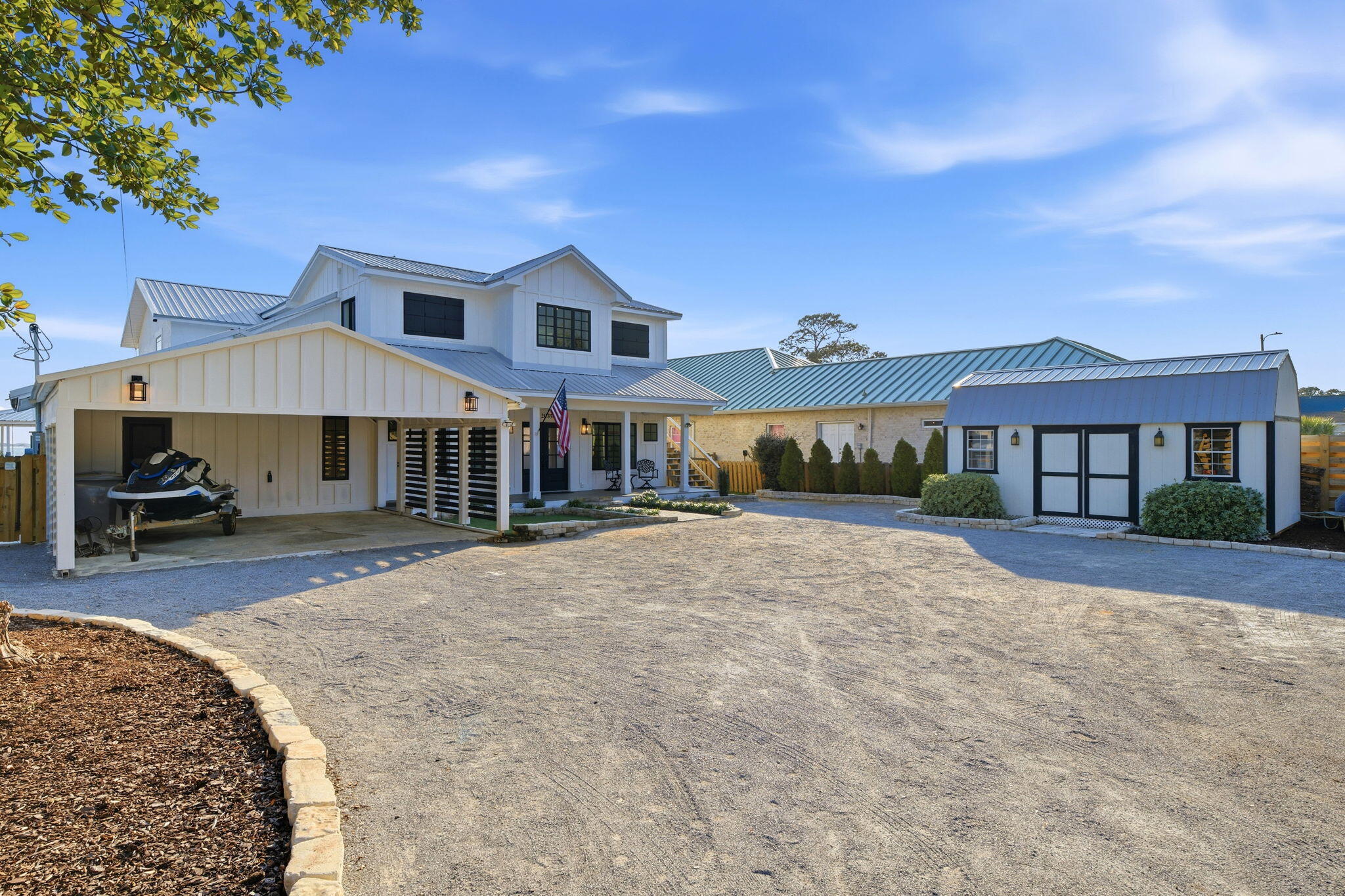 CRESCENT SHORES - Residential