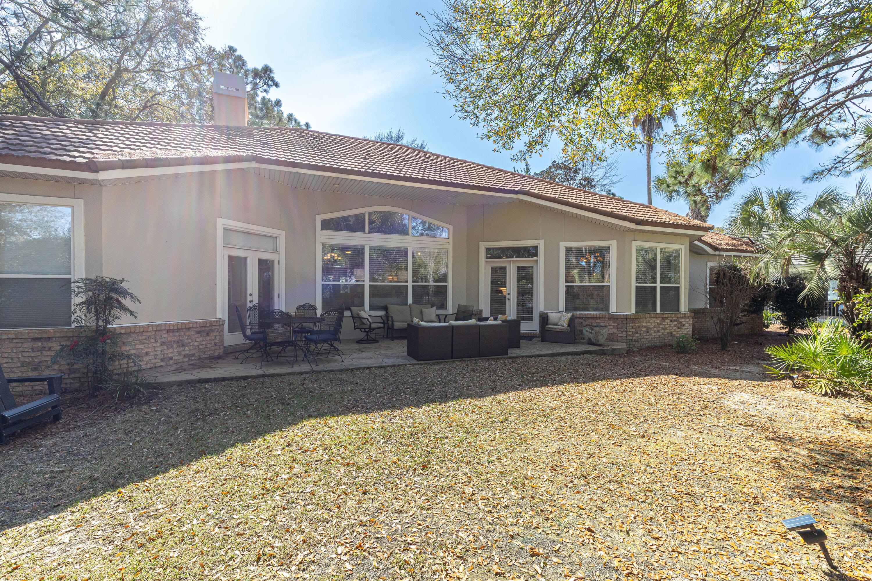 BAYTOWNE AVE EAST - Residential