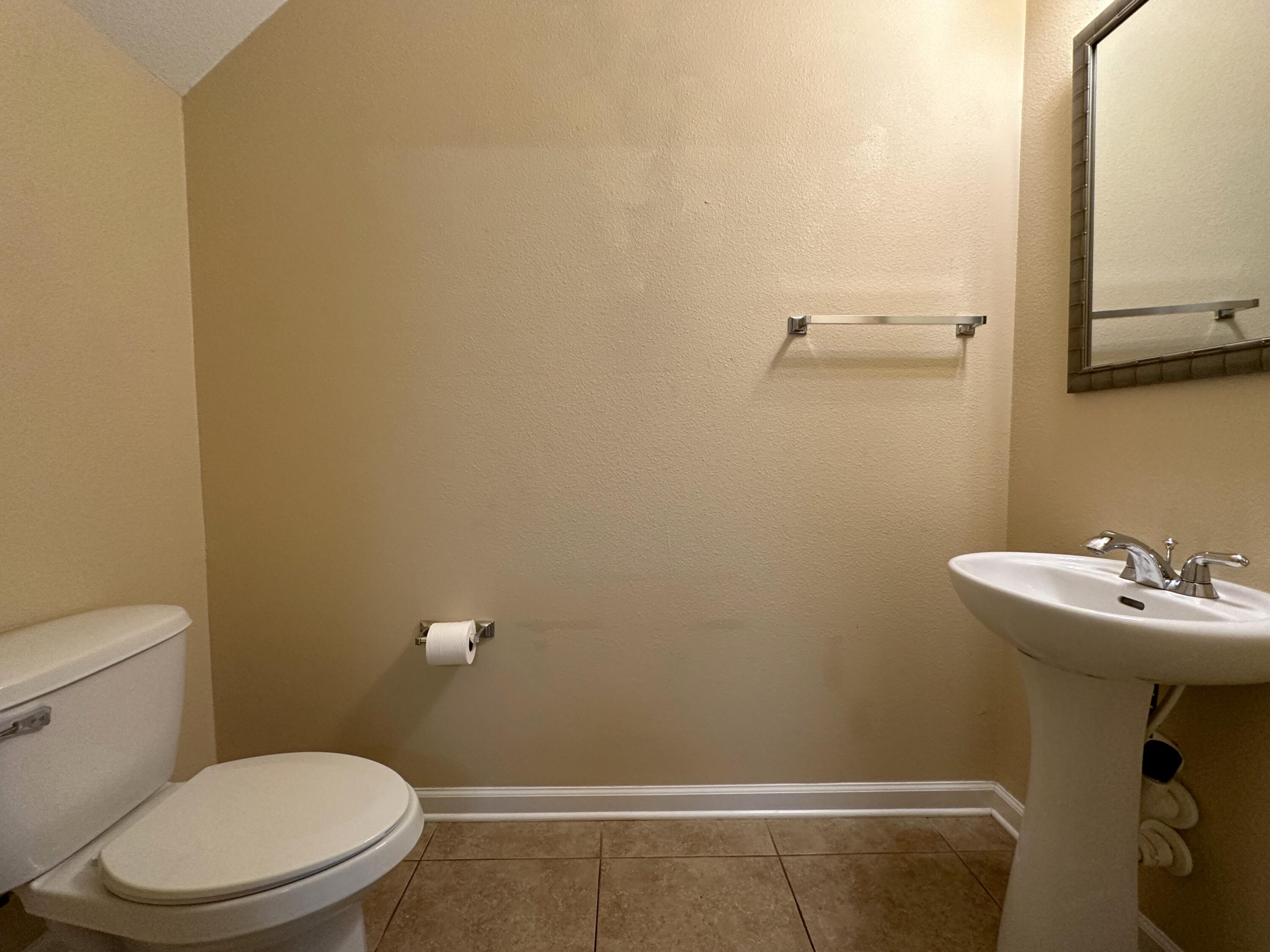 IRON HORSE T/H PH I - Residential Lease