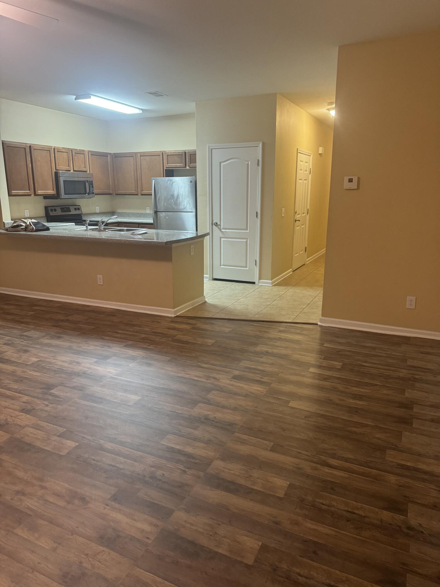 IRON HORSE T/H PH I - Residential Lease