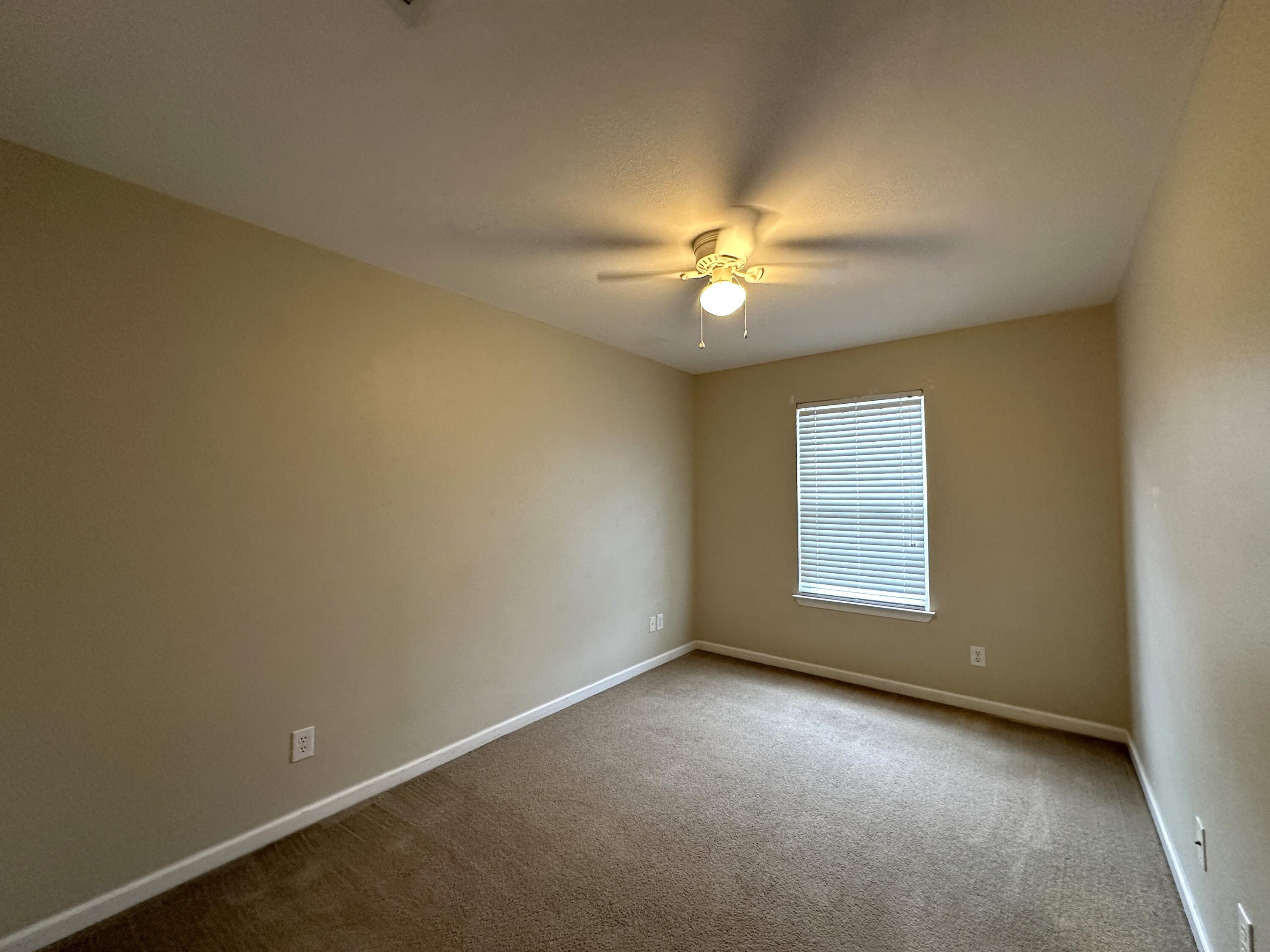 IRON HORSE T/H PH I - Residential Lease