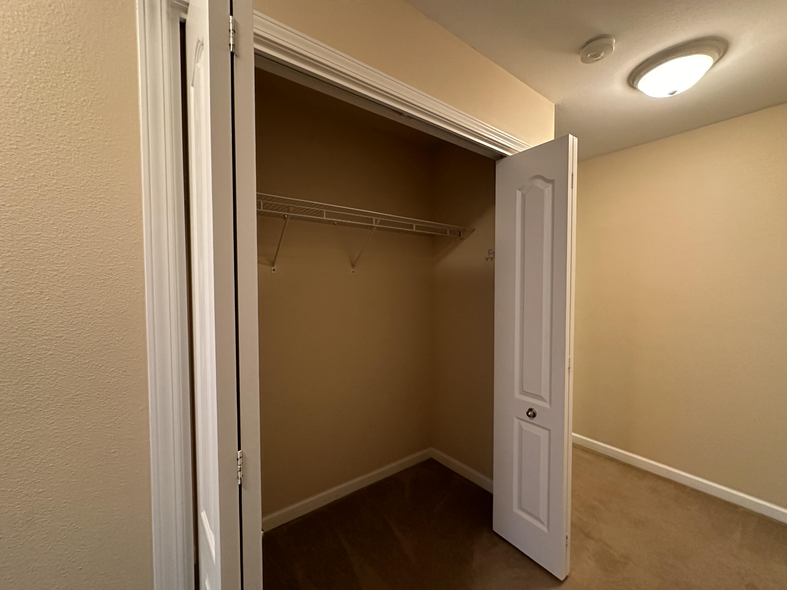 IRON HORSE T/H PH I - Residential Lease