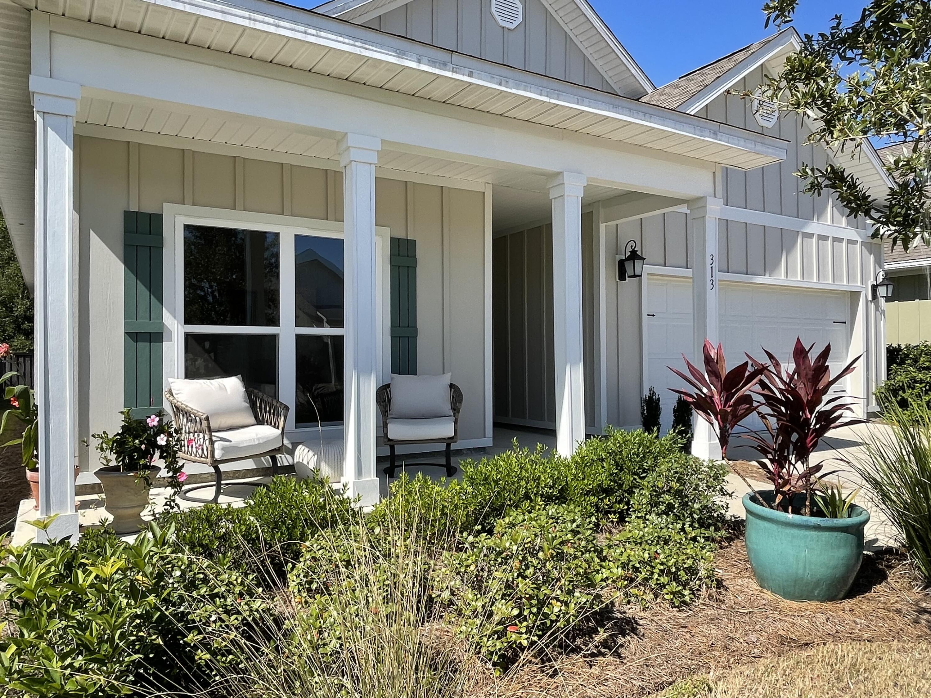 HAMMOCK BAY - FIREFLY - Residential