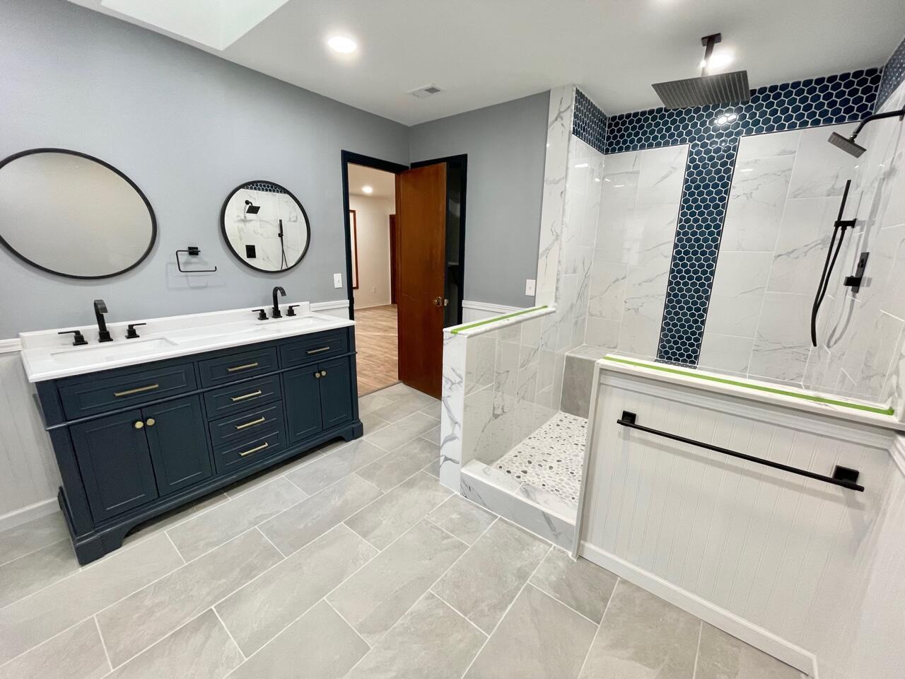 WOODLAND SHORES - Residential Lease