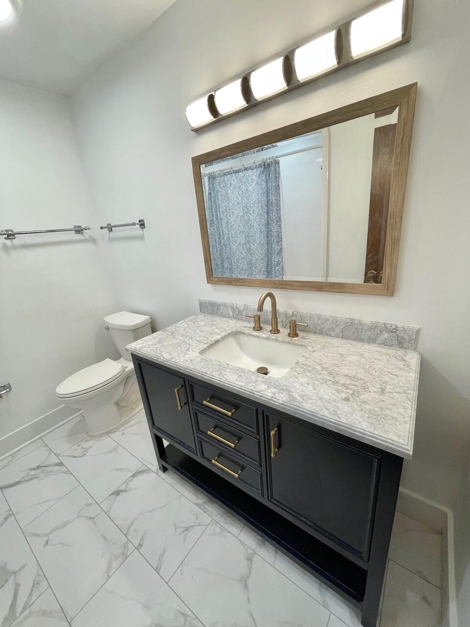 WOODLAND SHORES - Residential Lease