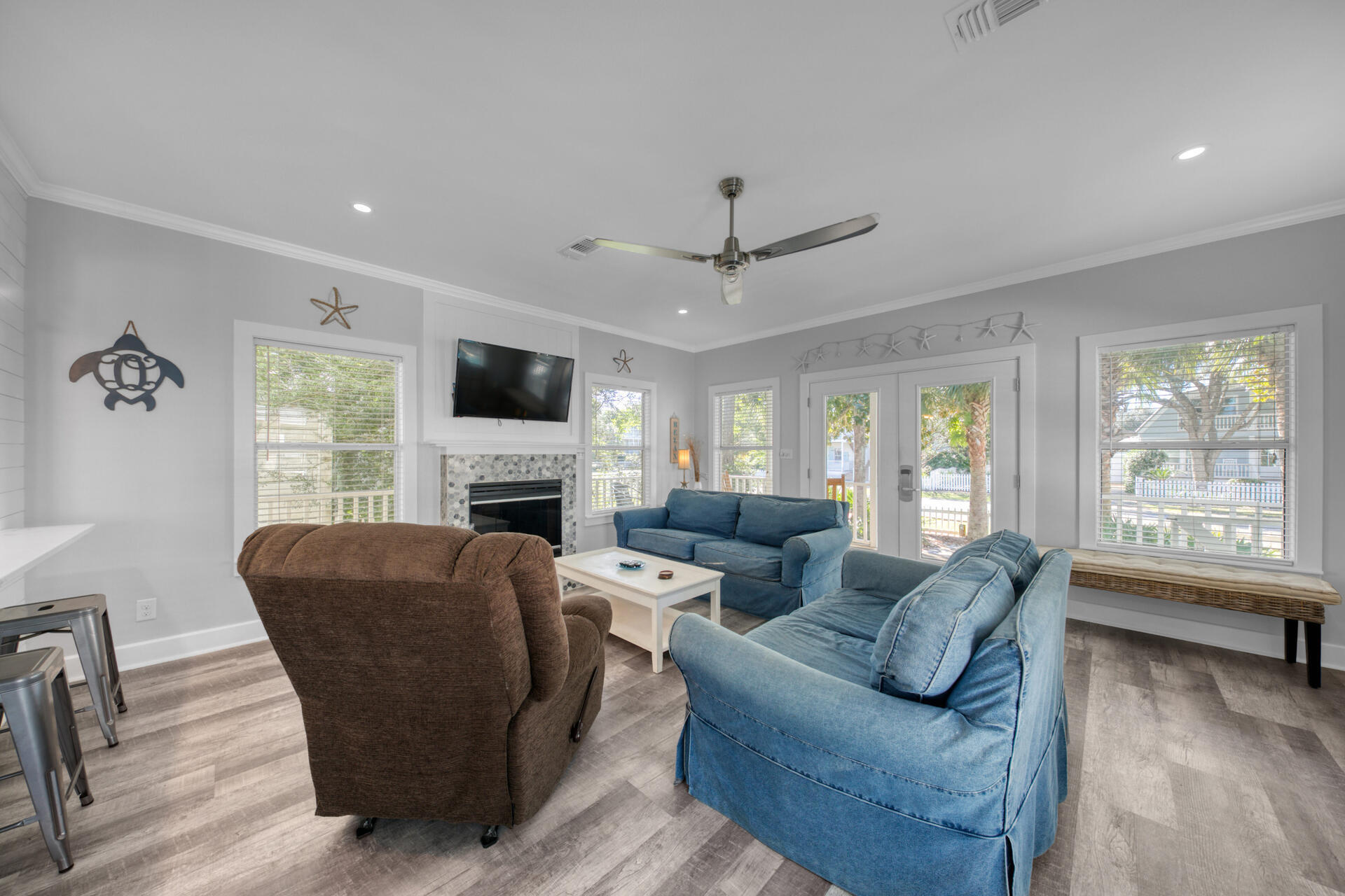 CRYSTAL BEACH - Residential