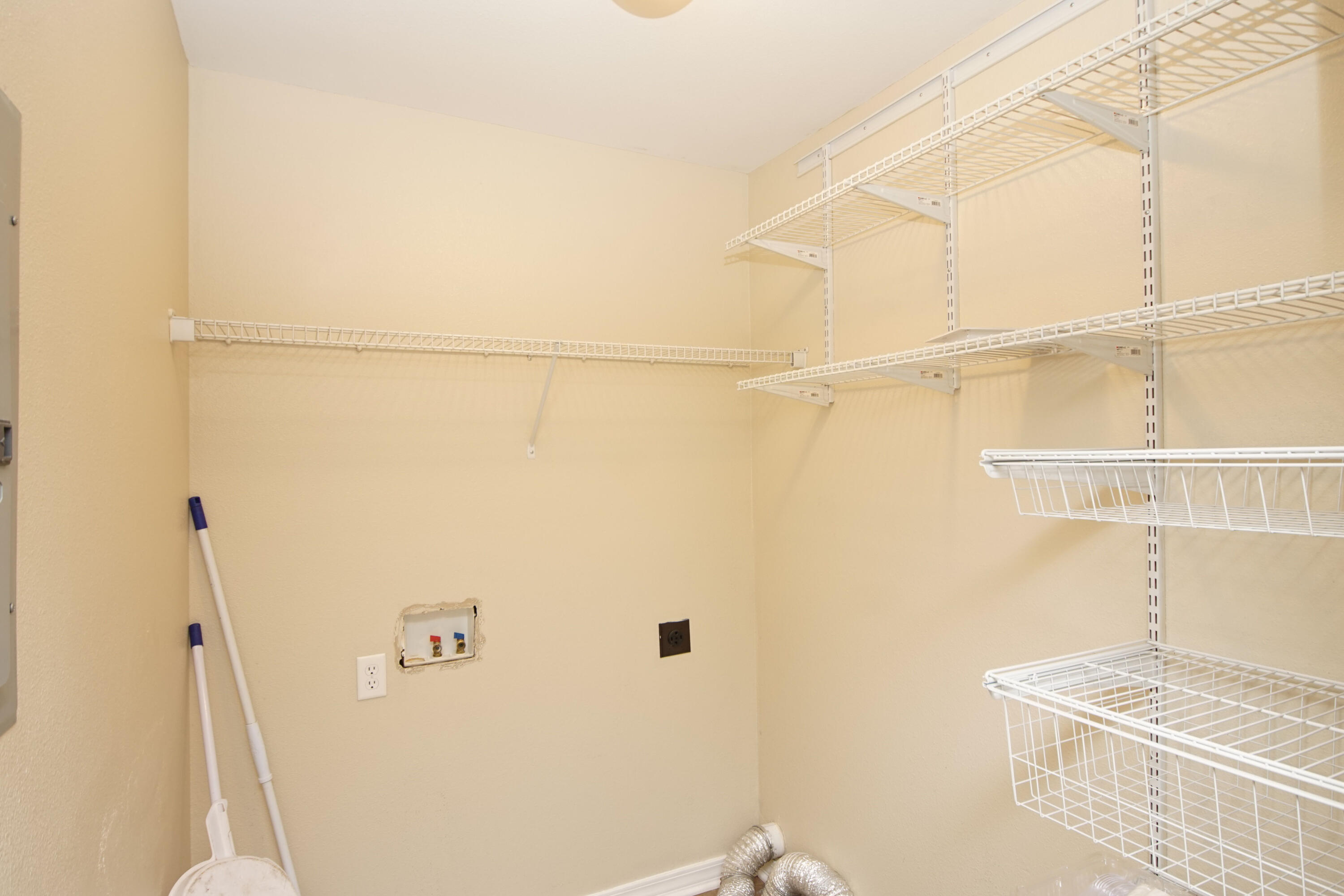 VILLA TASSO TOWN OF - Residential