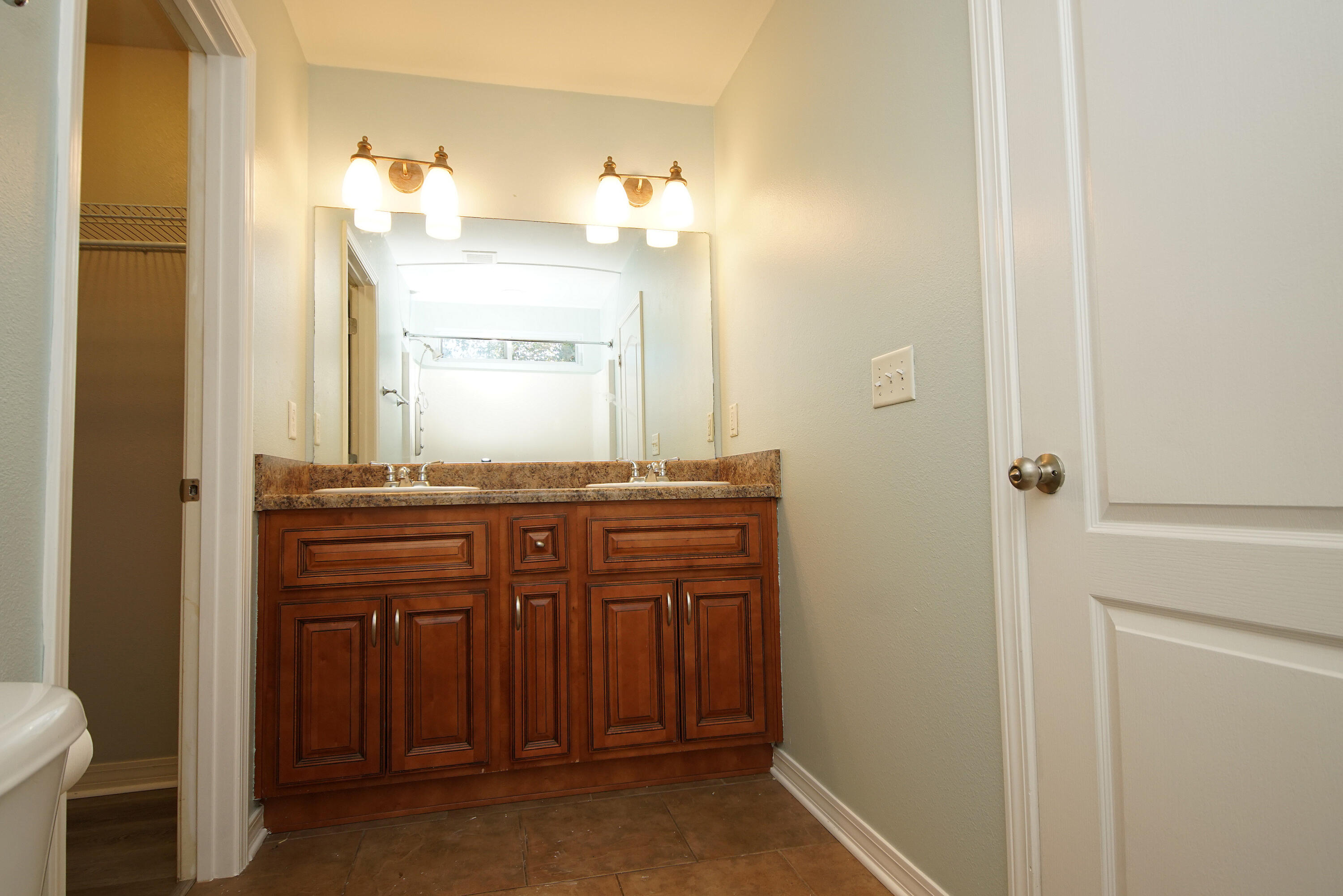 VILLA TASSO TOWN OF - Residential