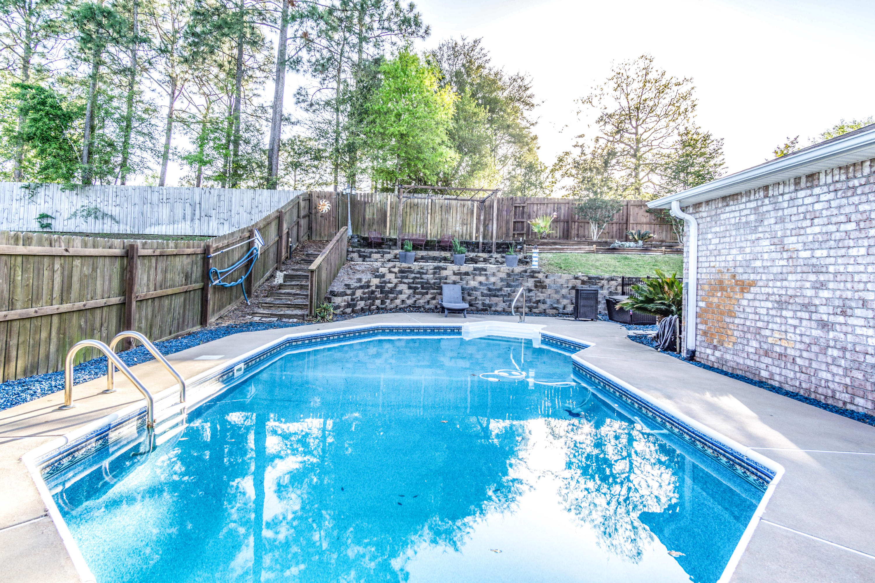 COUNTRYVIEW ESTATES 10TH ADDN - Residential