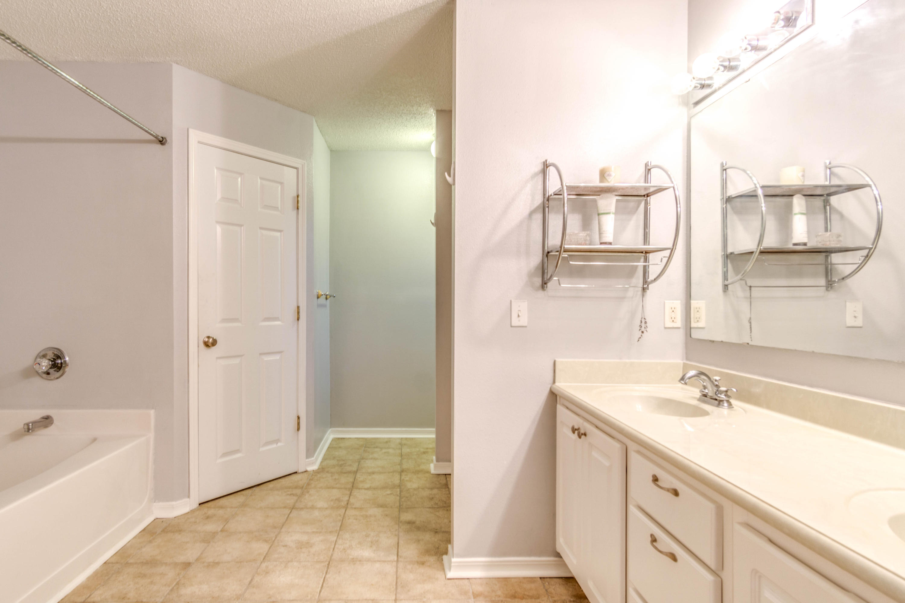 COUNTRYVIEW ESTATES 10TH ADDN - Residential