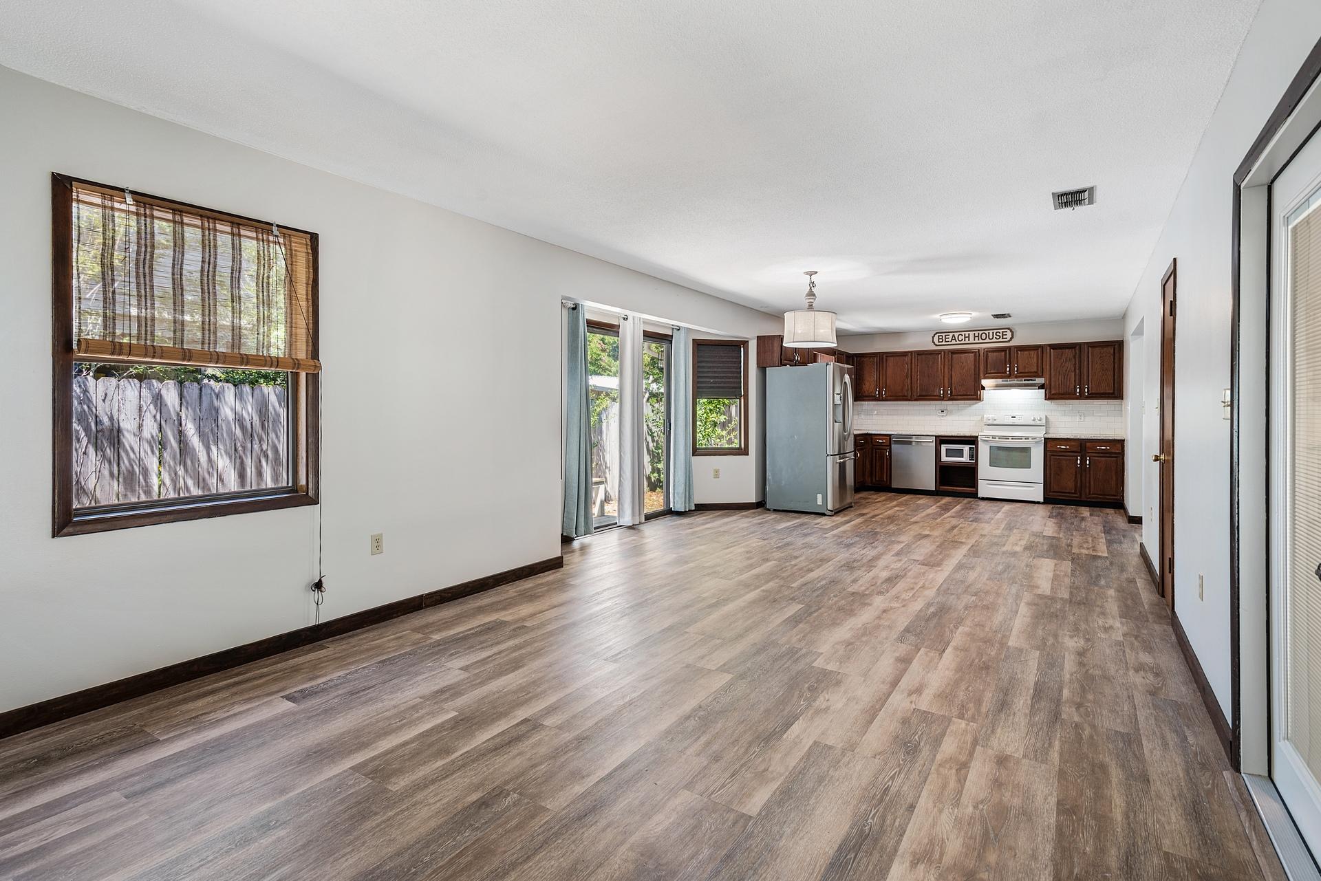 CRYSTAL BEACH - Residential