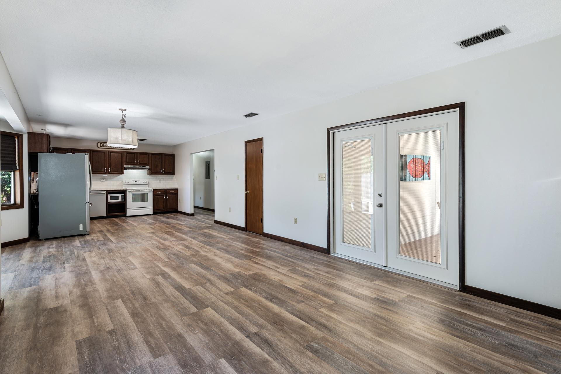 CRYSTAL BEACH - Residential