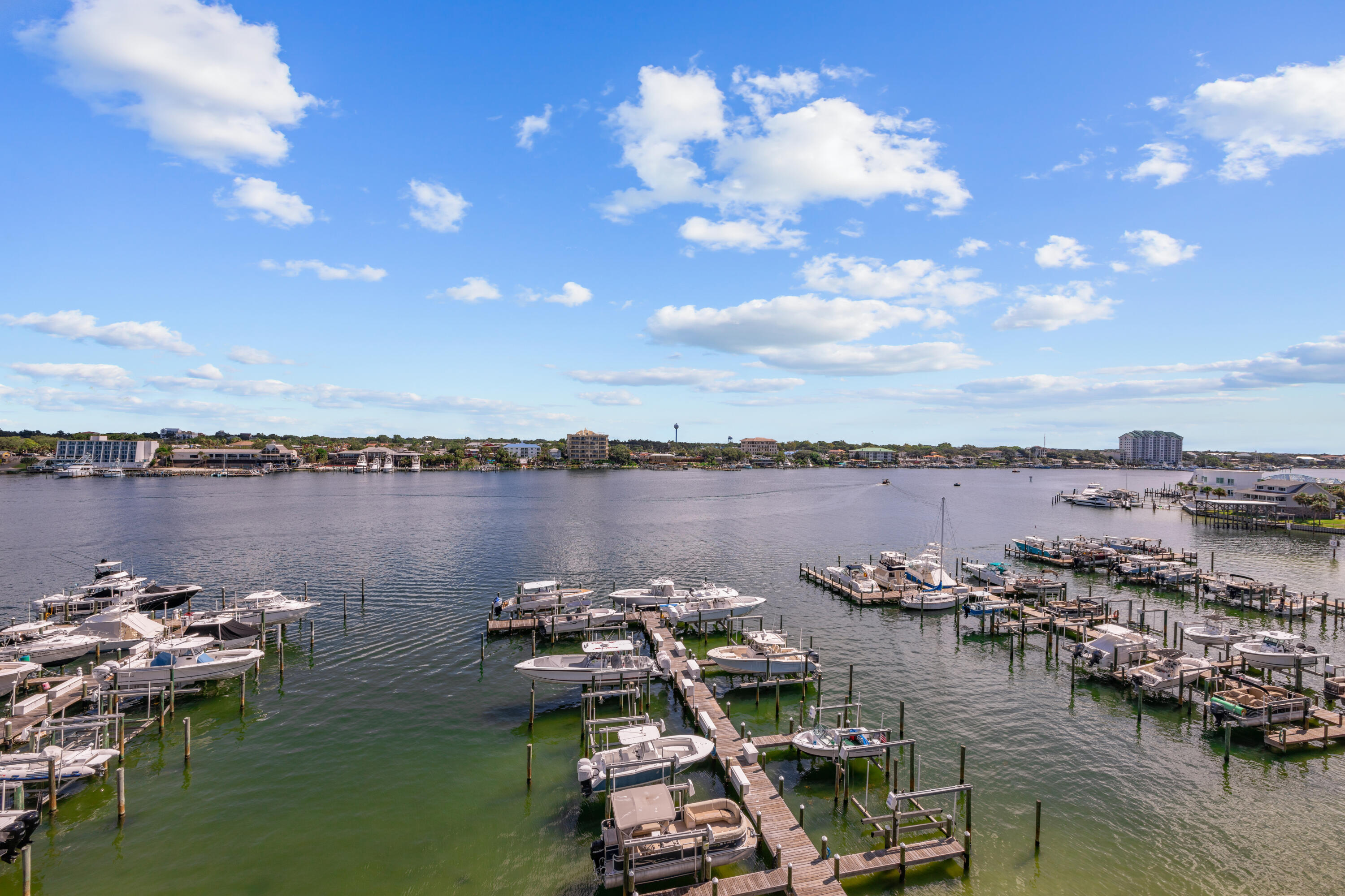 HARBOR LIGHTS - Residential