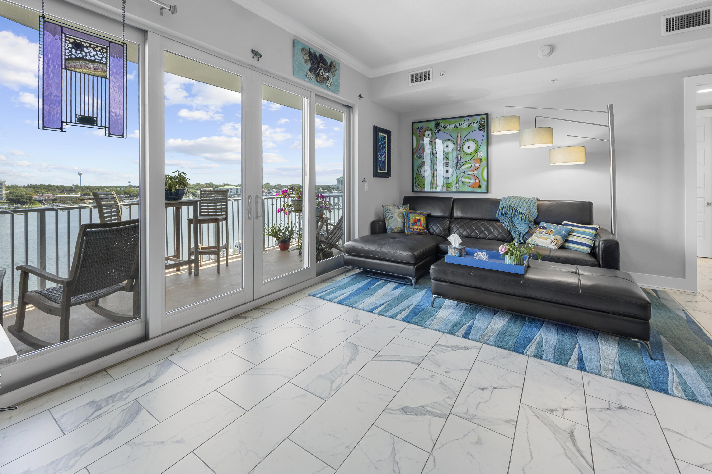 HARBOR LIGHTS - Residential