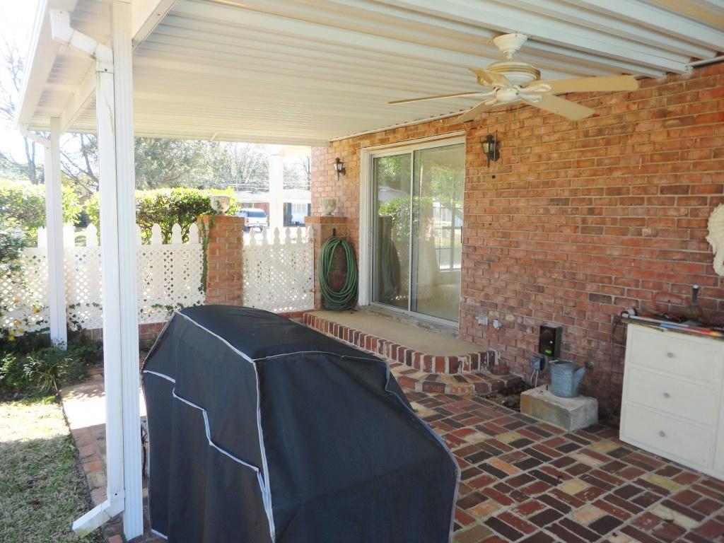 BAYOU WOODS 2ND ADDN - Residential