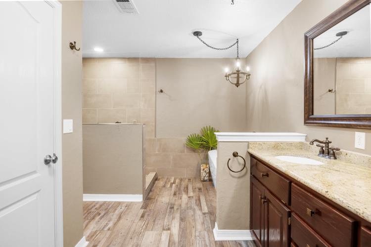 HOLLEY BY THE SEA - Residential