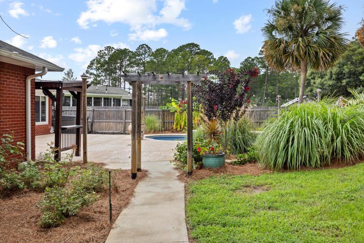 HOLLEY BY THE SEA - Residential