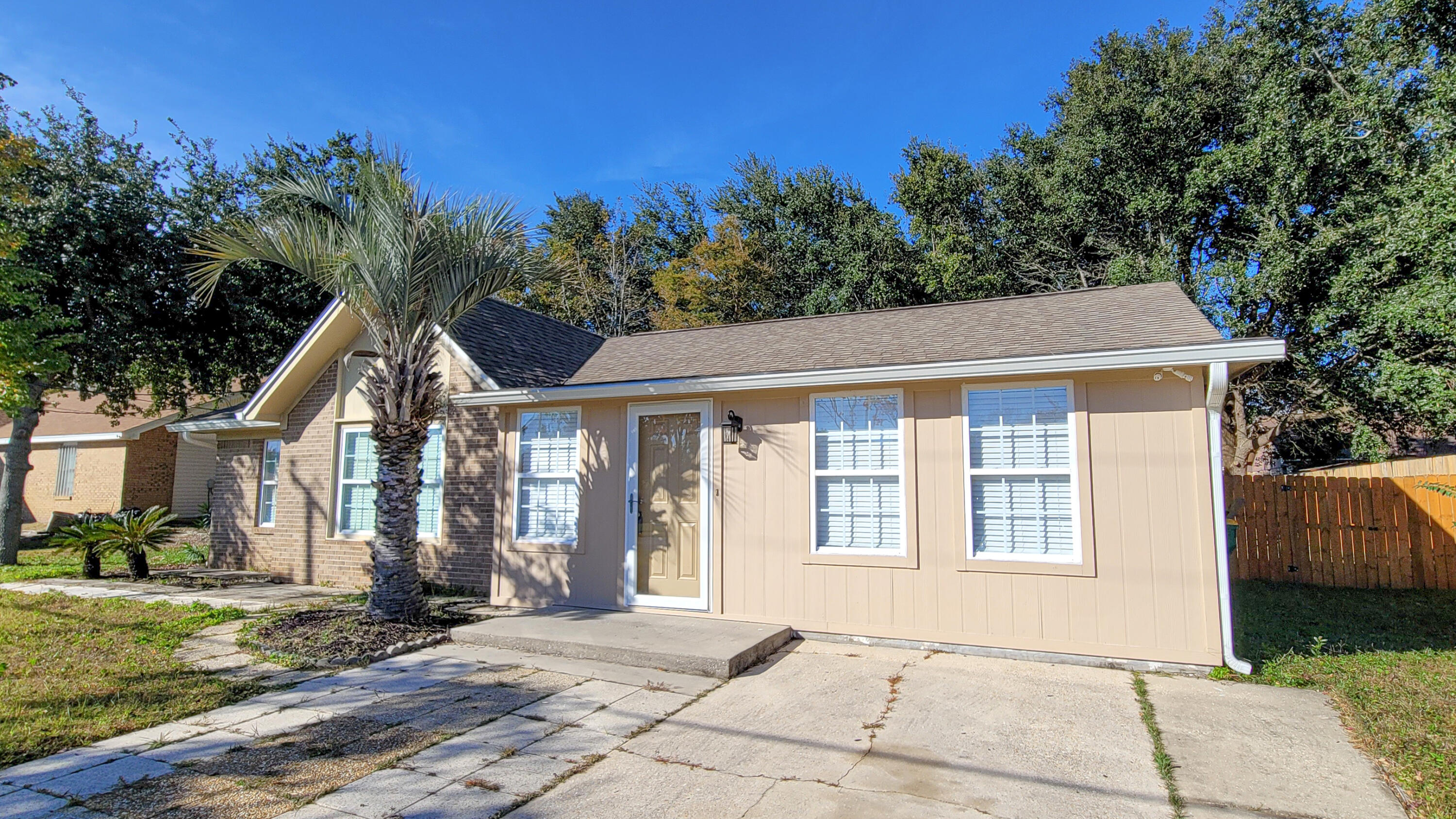 CHATEAU PRES DE LA MER - Residential