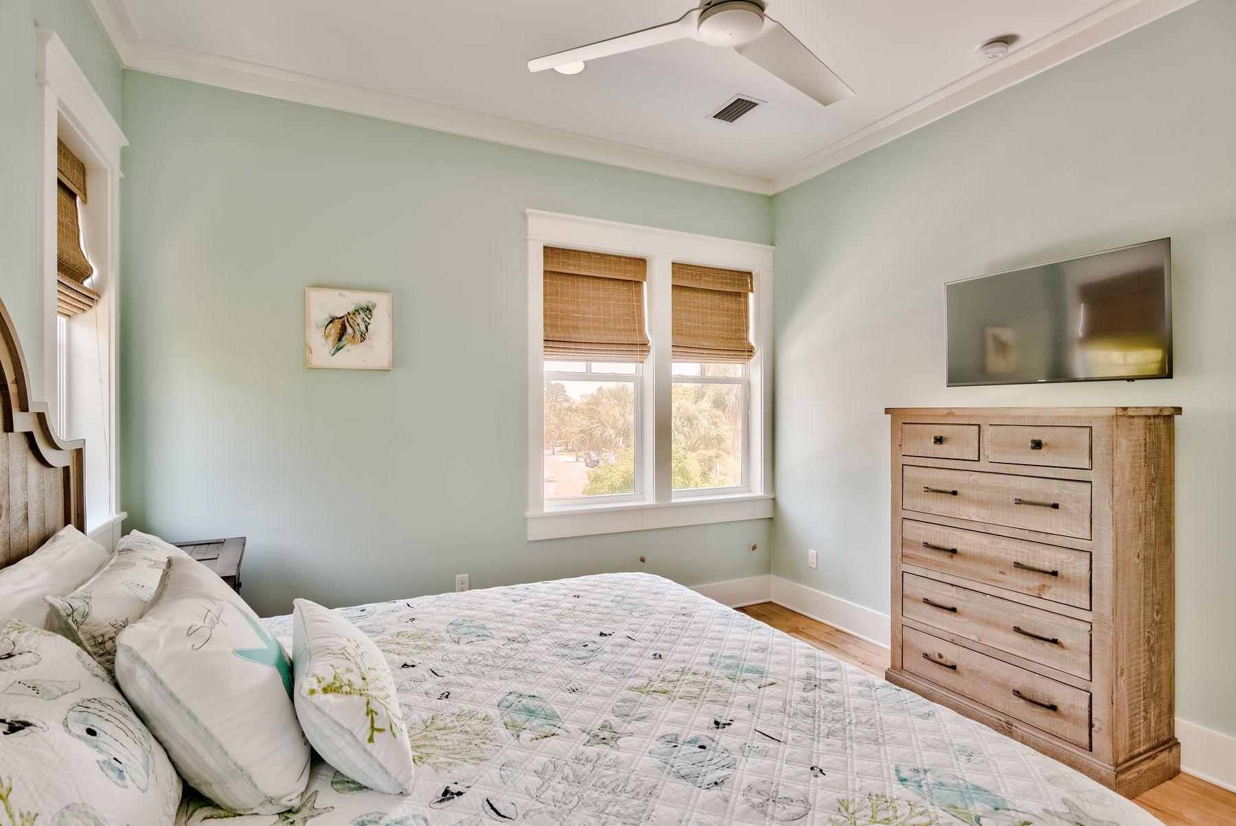 VILLAGE OF WHITE CLIFFS THE - Residential