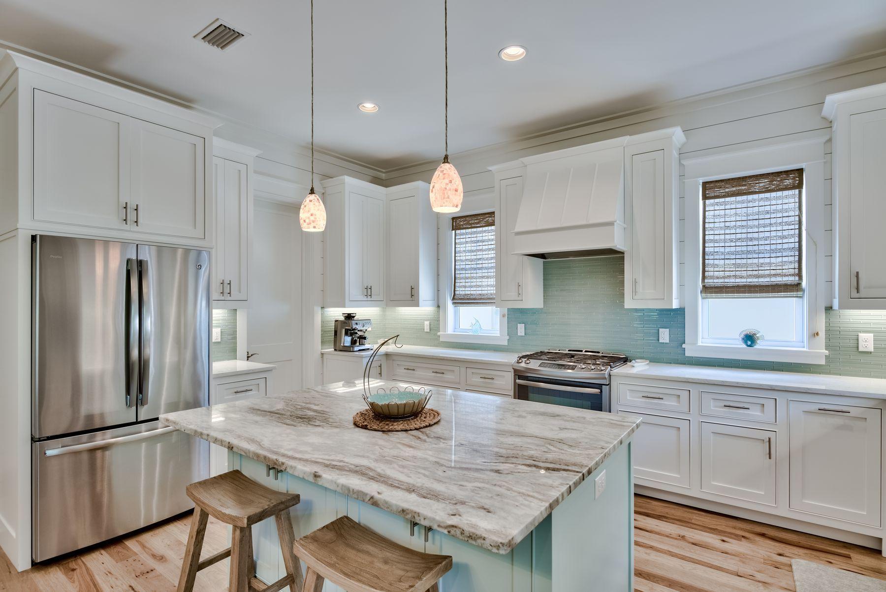 VILLAGE OF WHITE CLIFFS THE - Residential