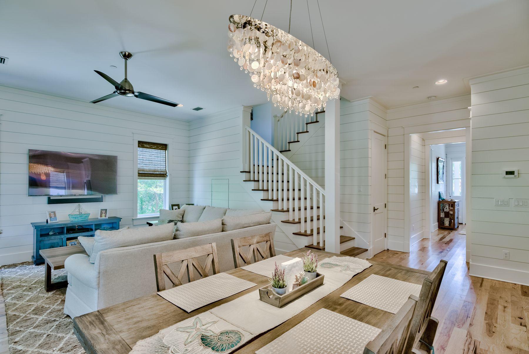 VILLAGE OF WHITE CLIFFS THE - Residential