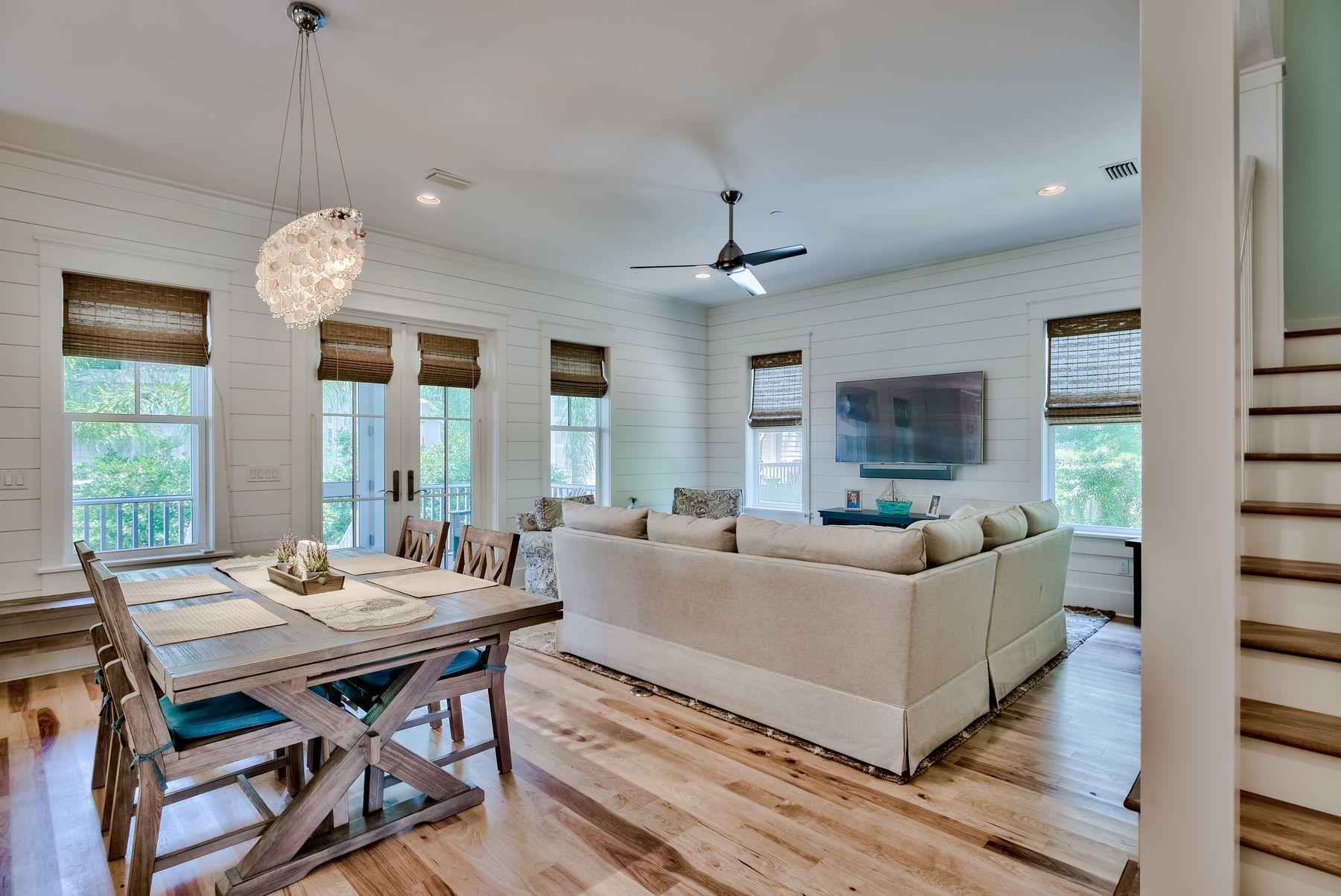 VILLAGE OF WHITE CLIFFS THE - Residential