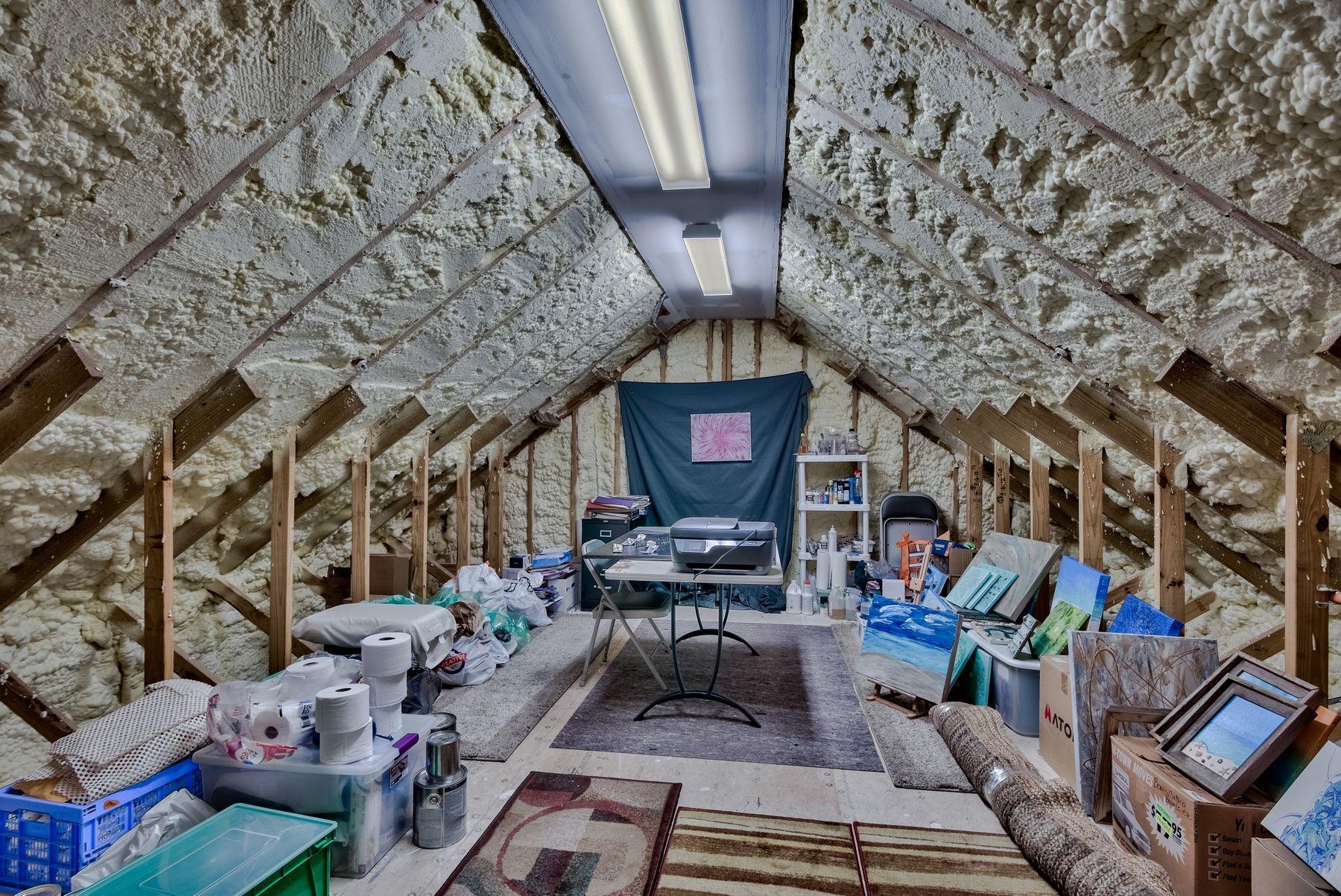 VILLAGE OF WHITE CLIFFS THE - Residential