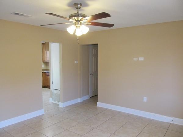 VIKING MANOR PH 1 - Residential Lease