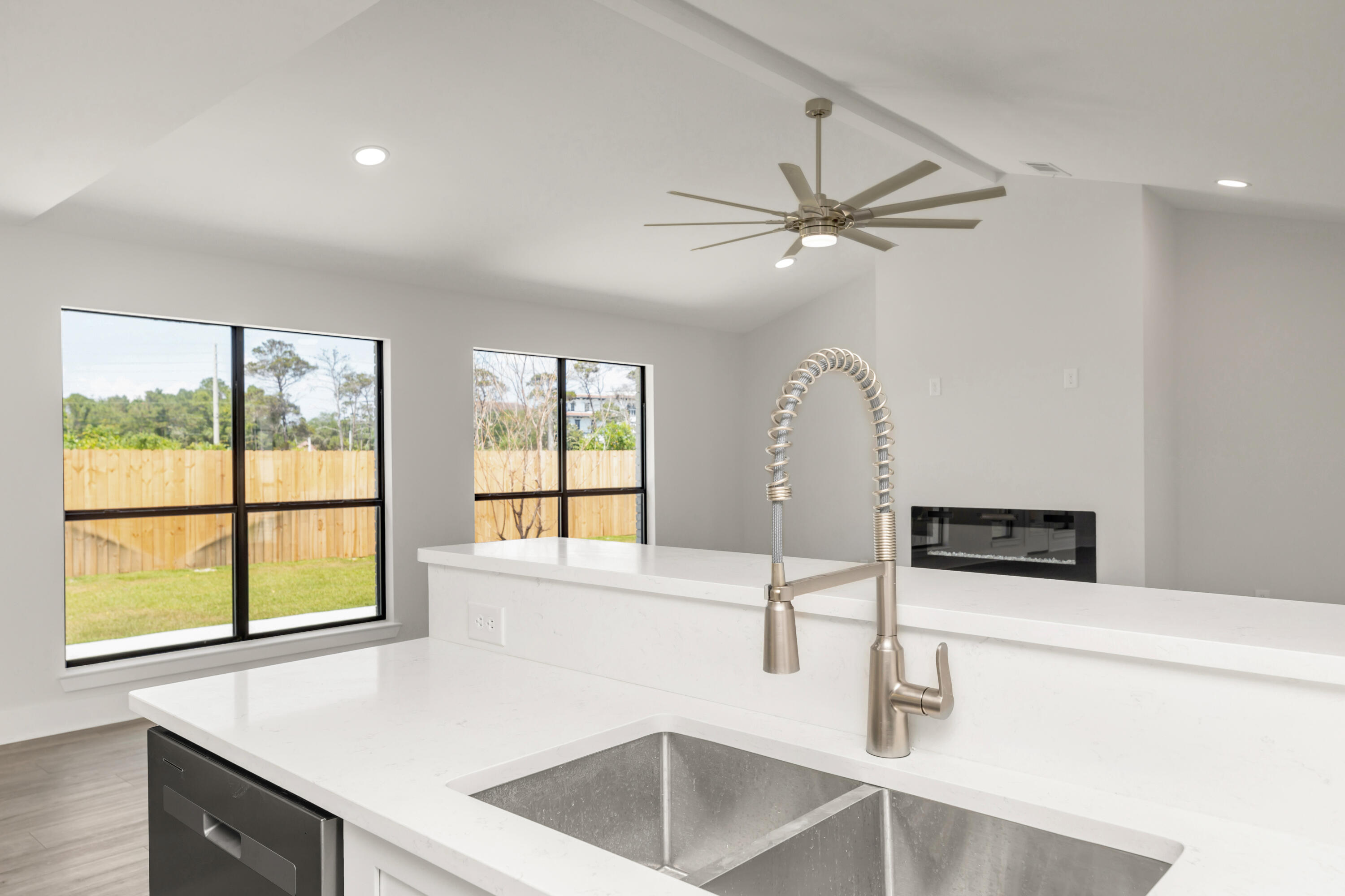 EMERALD BREEZE ESTATES - Residential