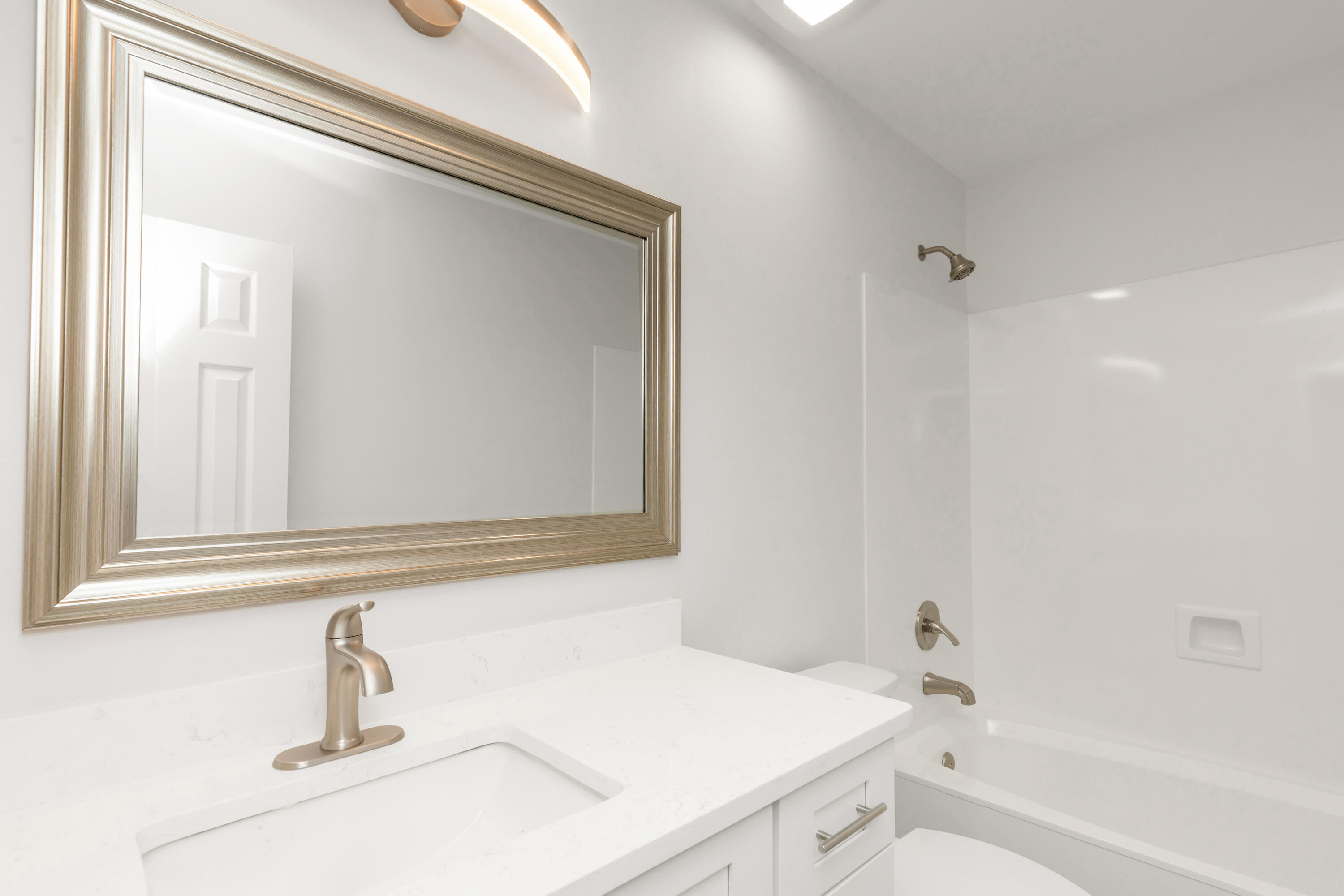 EMERALD BREEZE ESTATES - Residential
