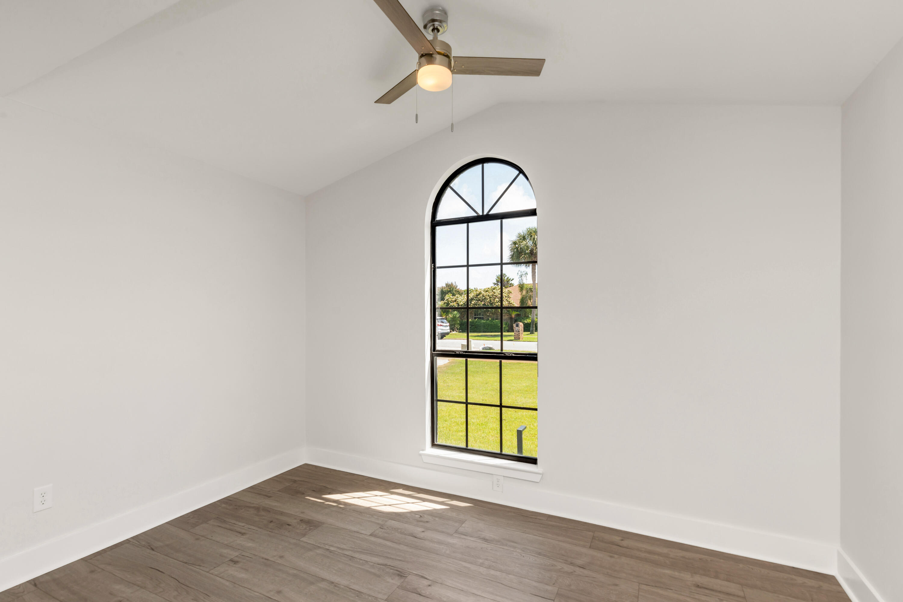 EMERALD BREEZE ESTATES - Residential