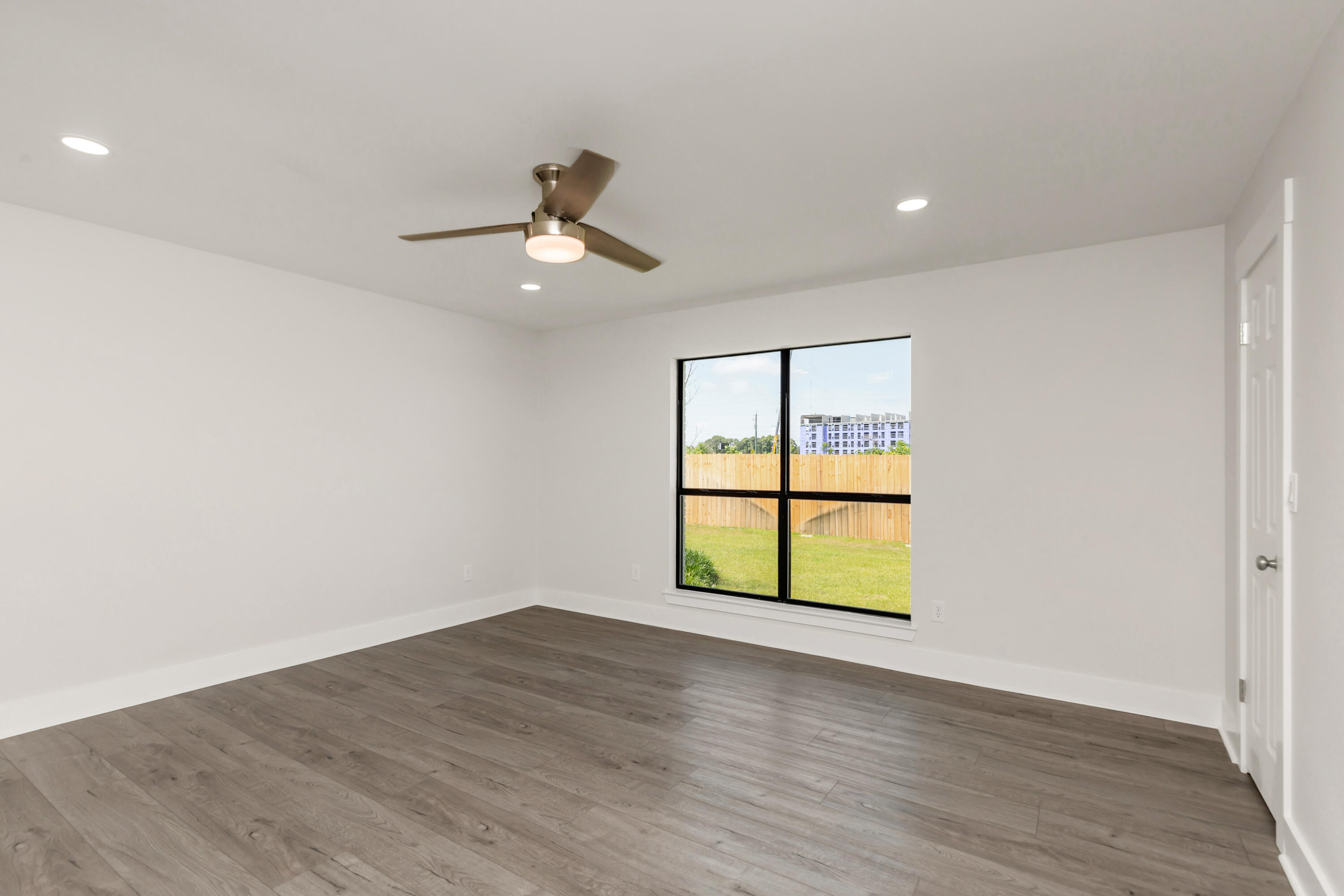 EMERALD BREEZE ESTATES - Residential