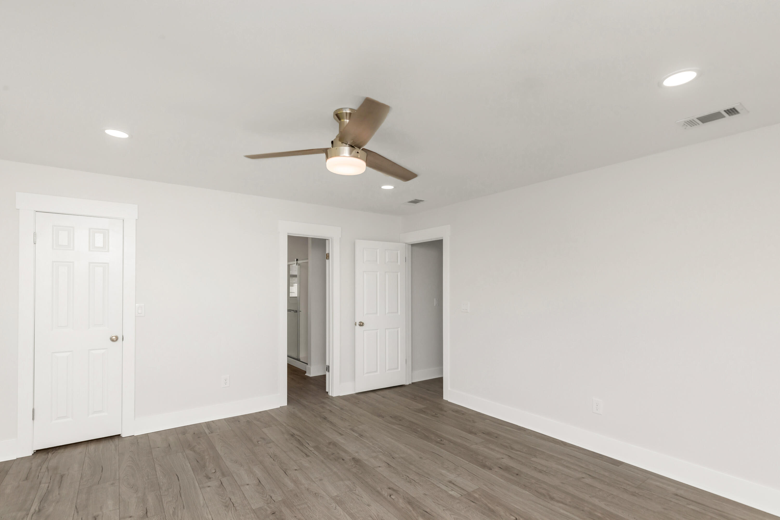 EMERALD BREEZE ESTATES - Residential