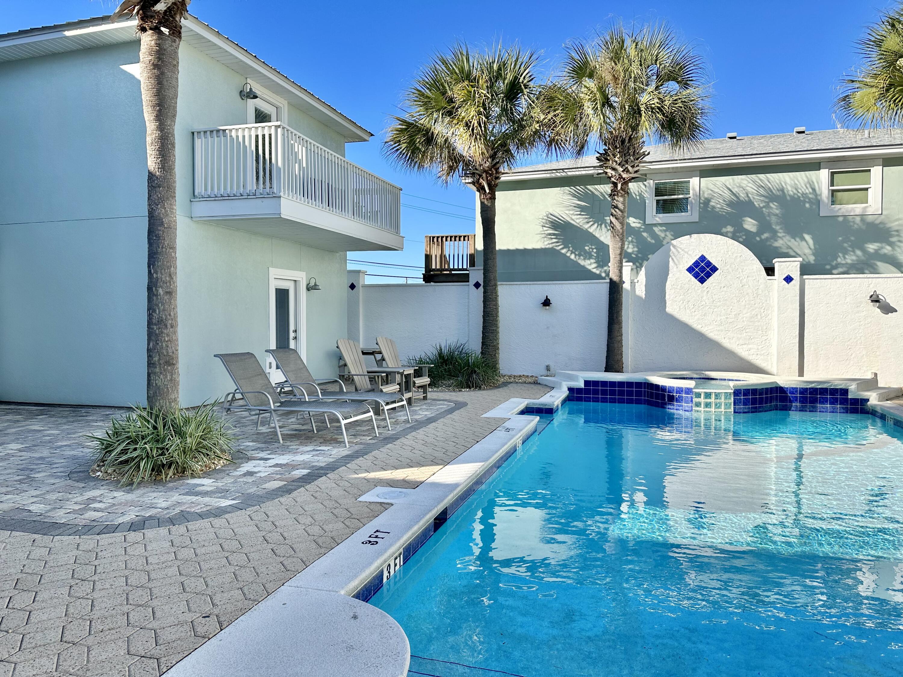 SUNSET VILLAS - Residential