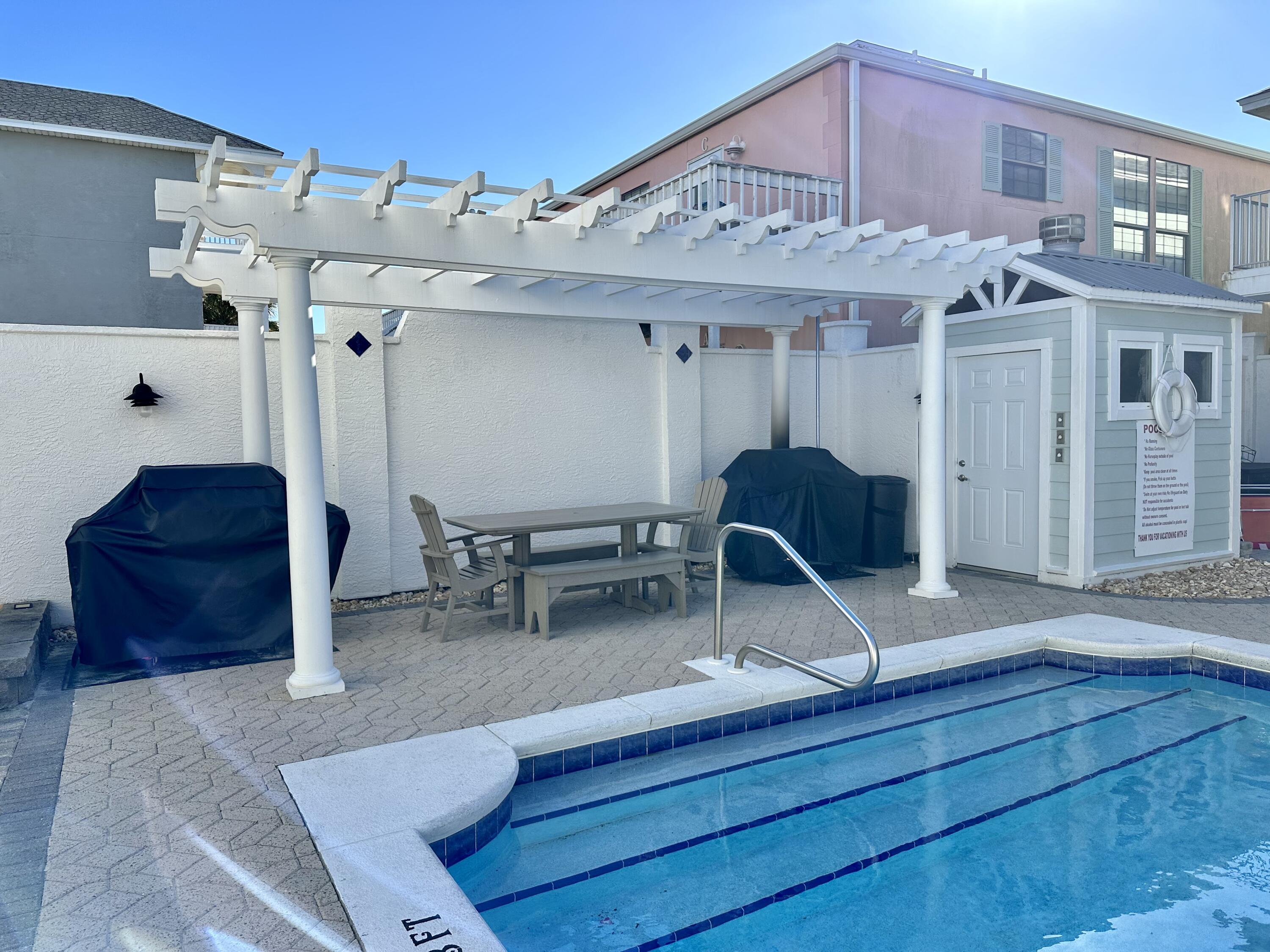 SUNSET VILLAS - Residential