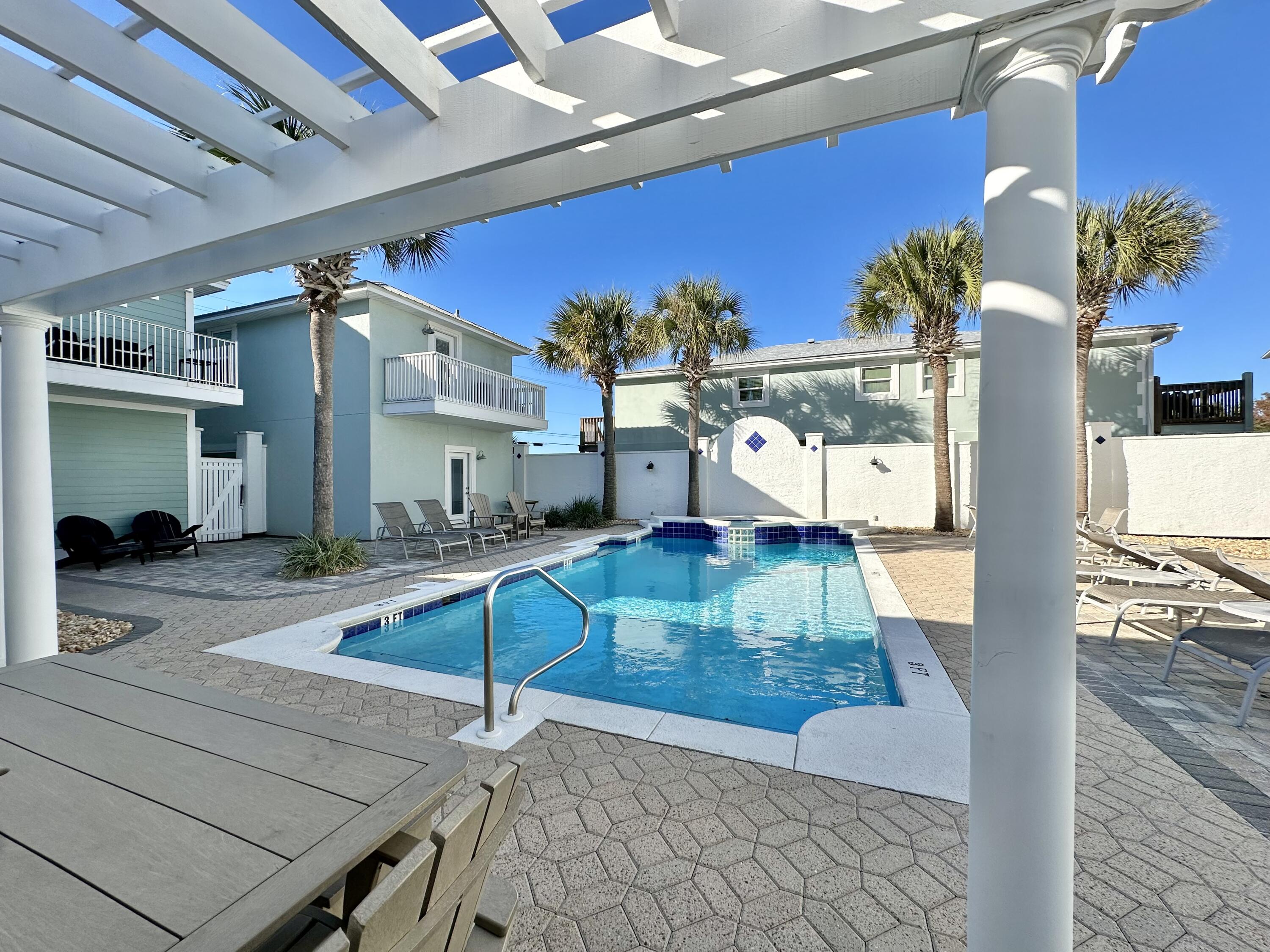 SUNSET VILLAS - Residential