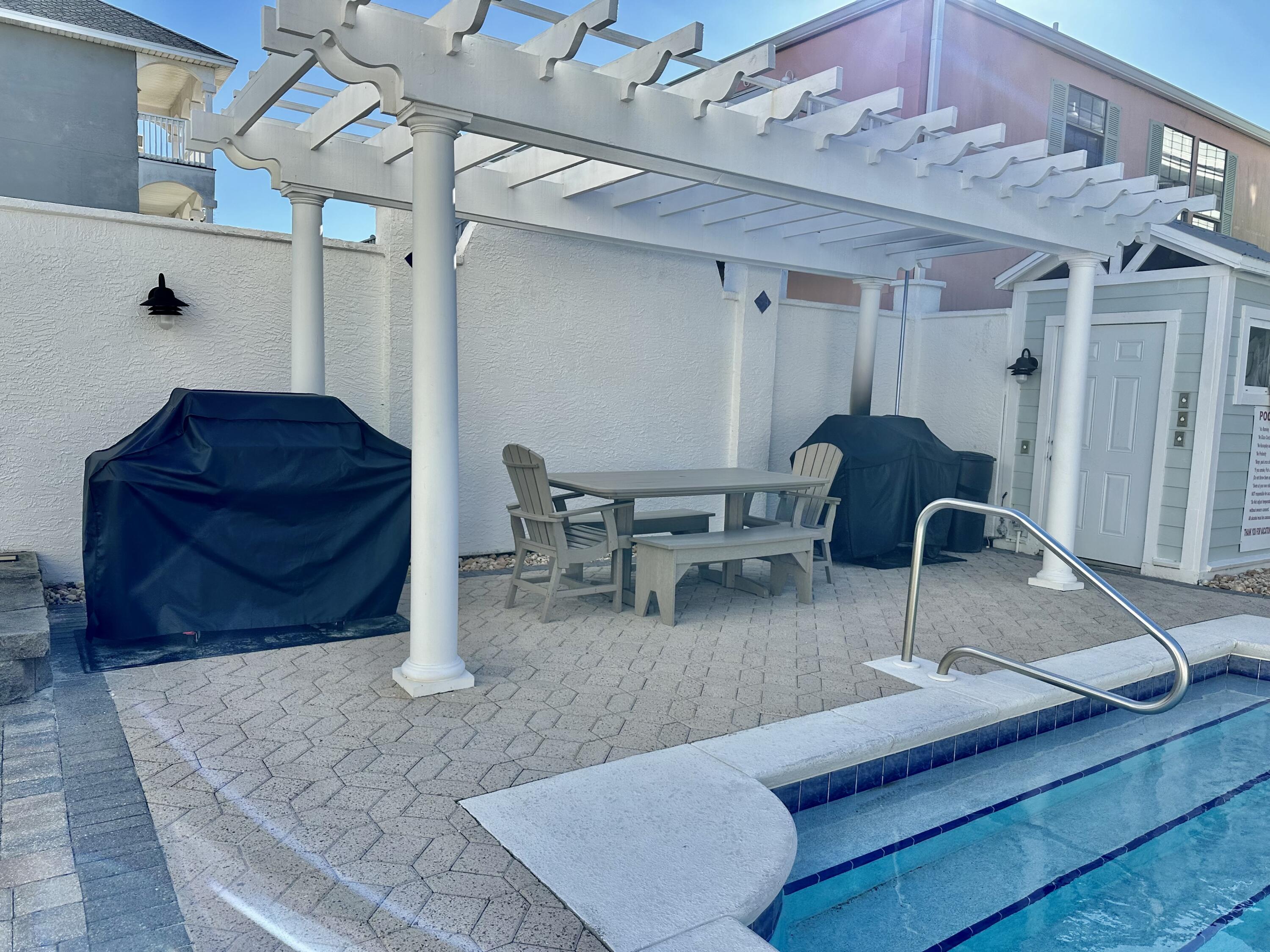 SUNSET VILLAS - Residential