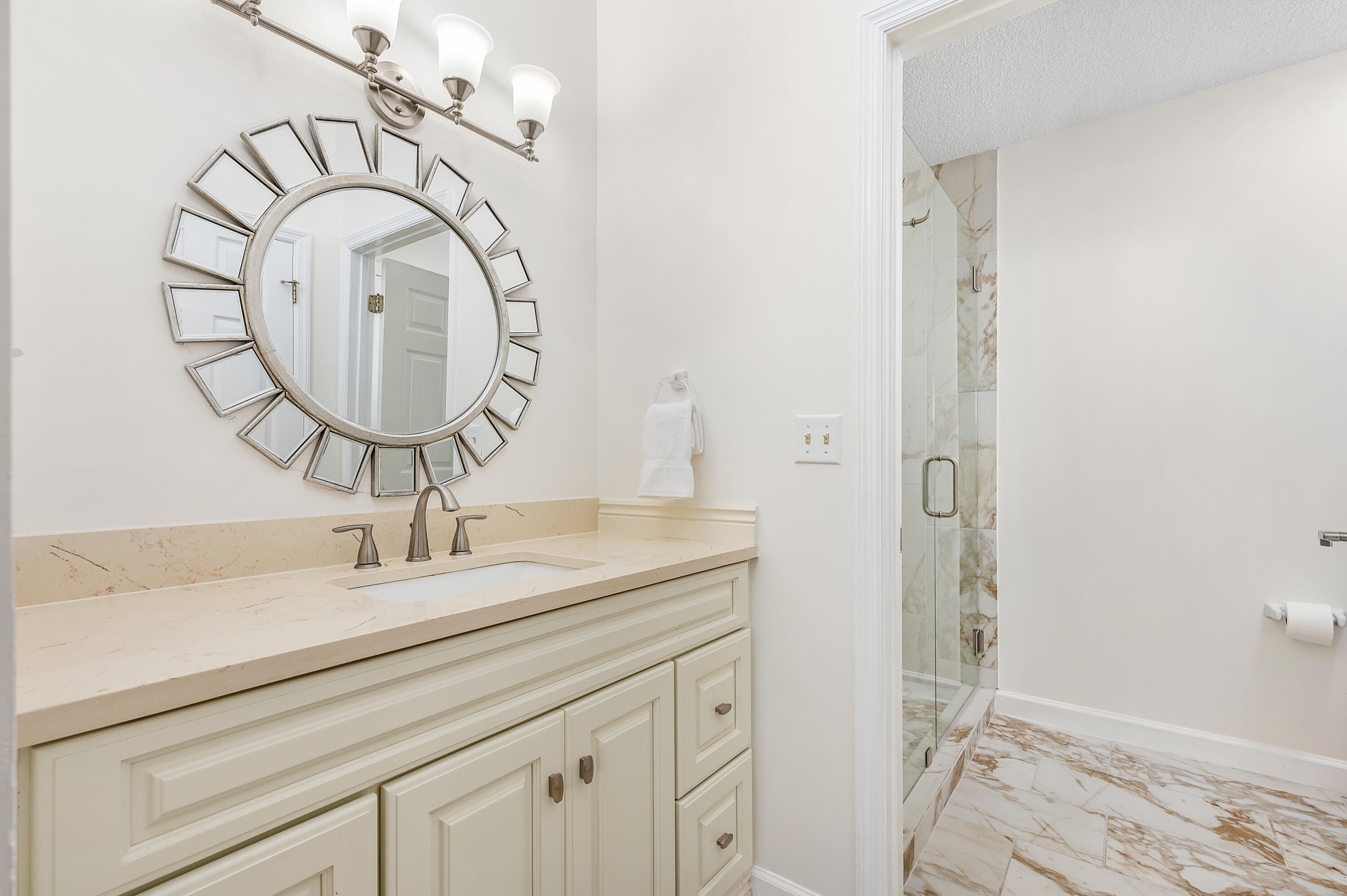 INN AT CRYSTAL BEACH (SUMMERCHASE CONDO) - Residential
