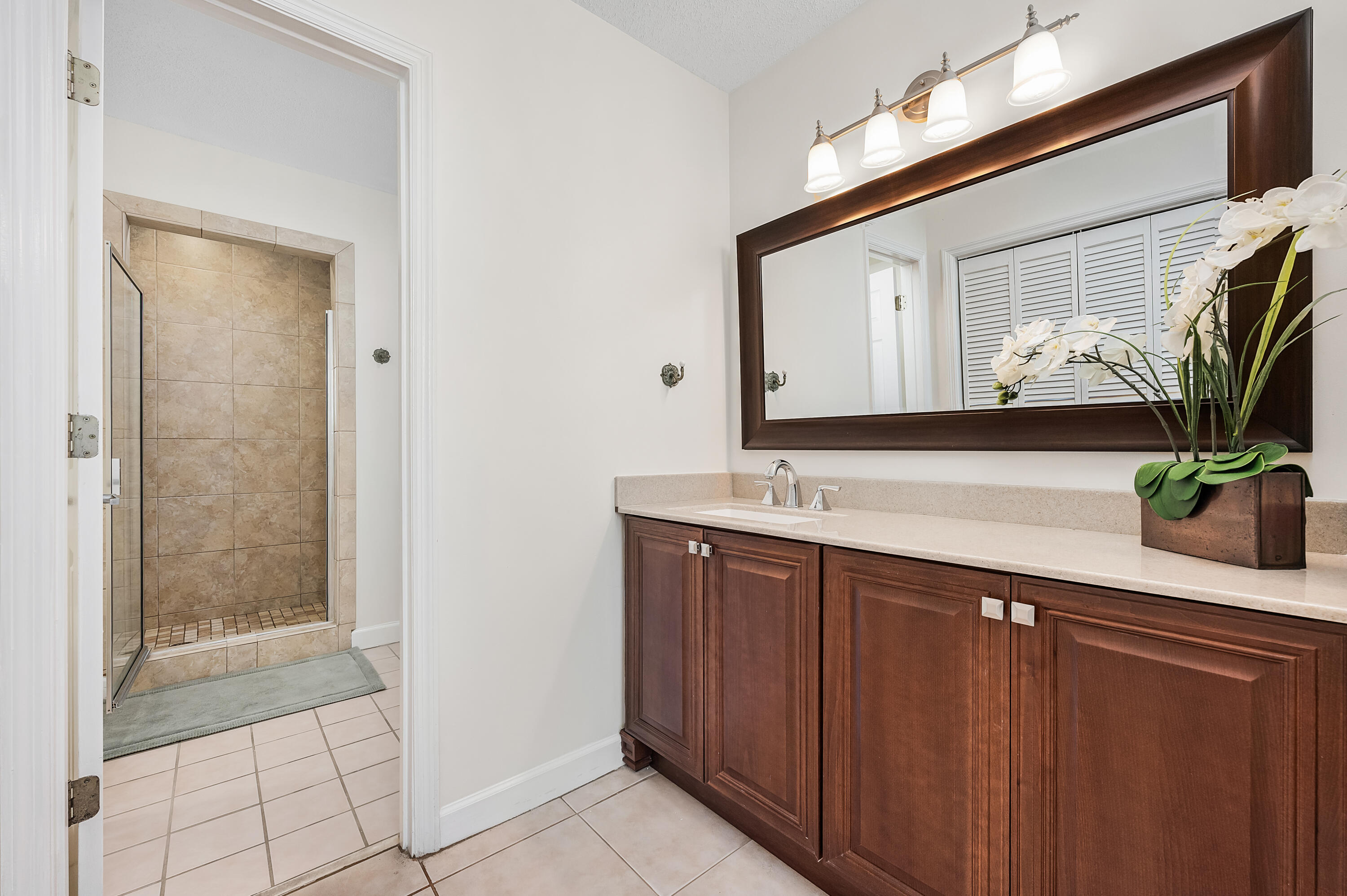 INN AT CRYSTAL BEACH (SUMMERCHASE CONDO) - Residential