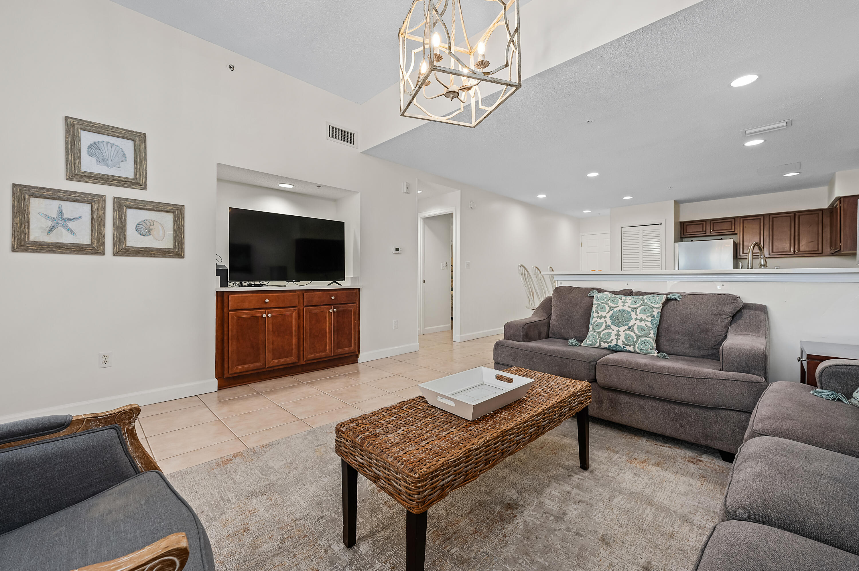 INN AT CRYSTAL BEACH (SUMMERCHASE CONDO) - Residential