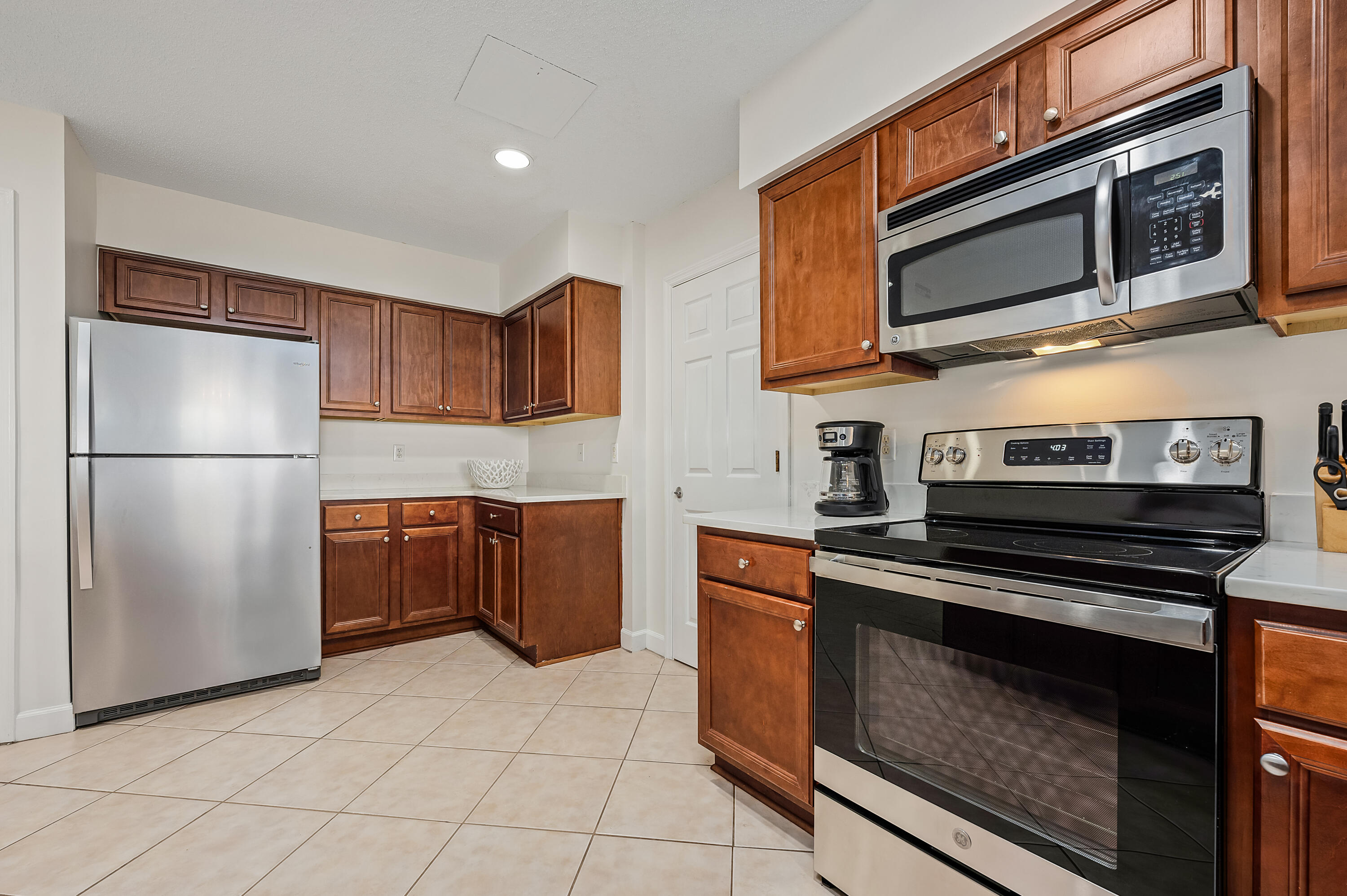 INN AT CRYSTAL BEACH (SUMMERCHASE CONDO) - Residential
